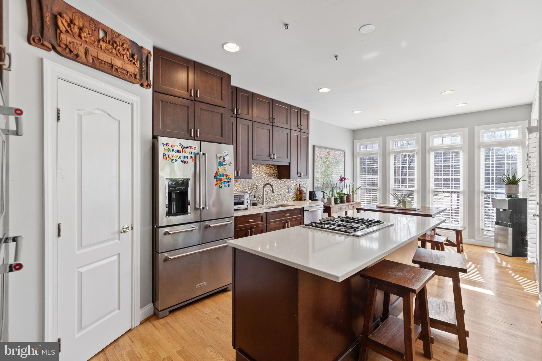 OAK MANOR - Residential