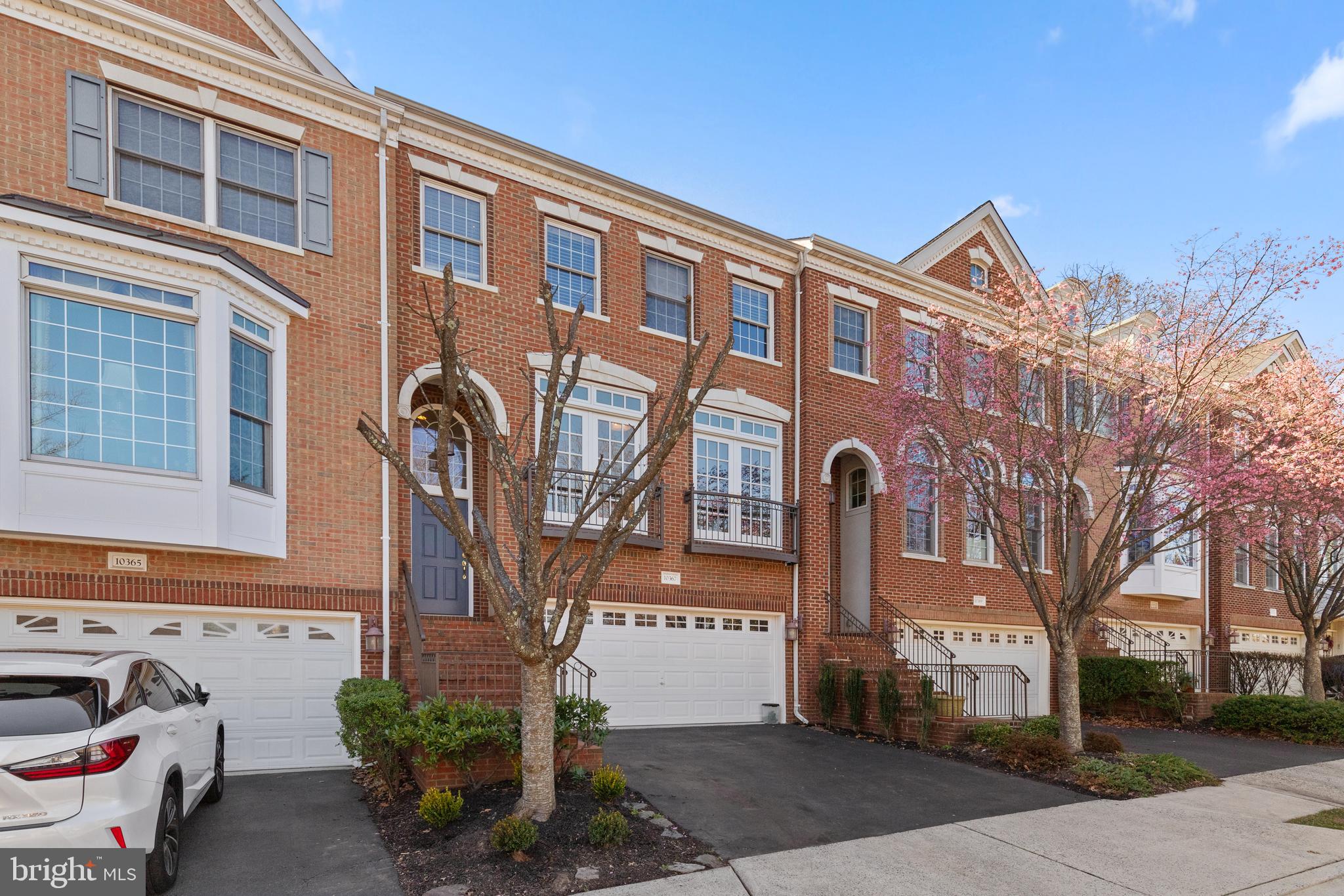 OAK MANOR - Residential