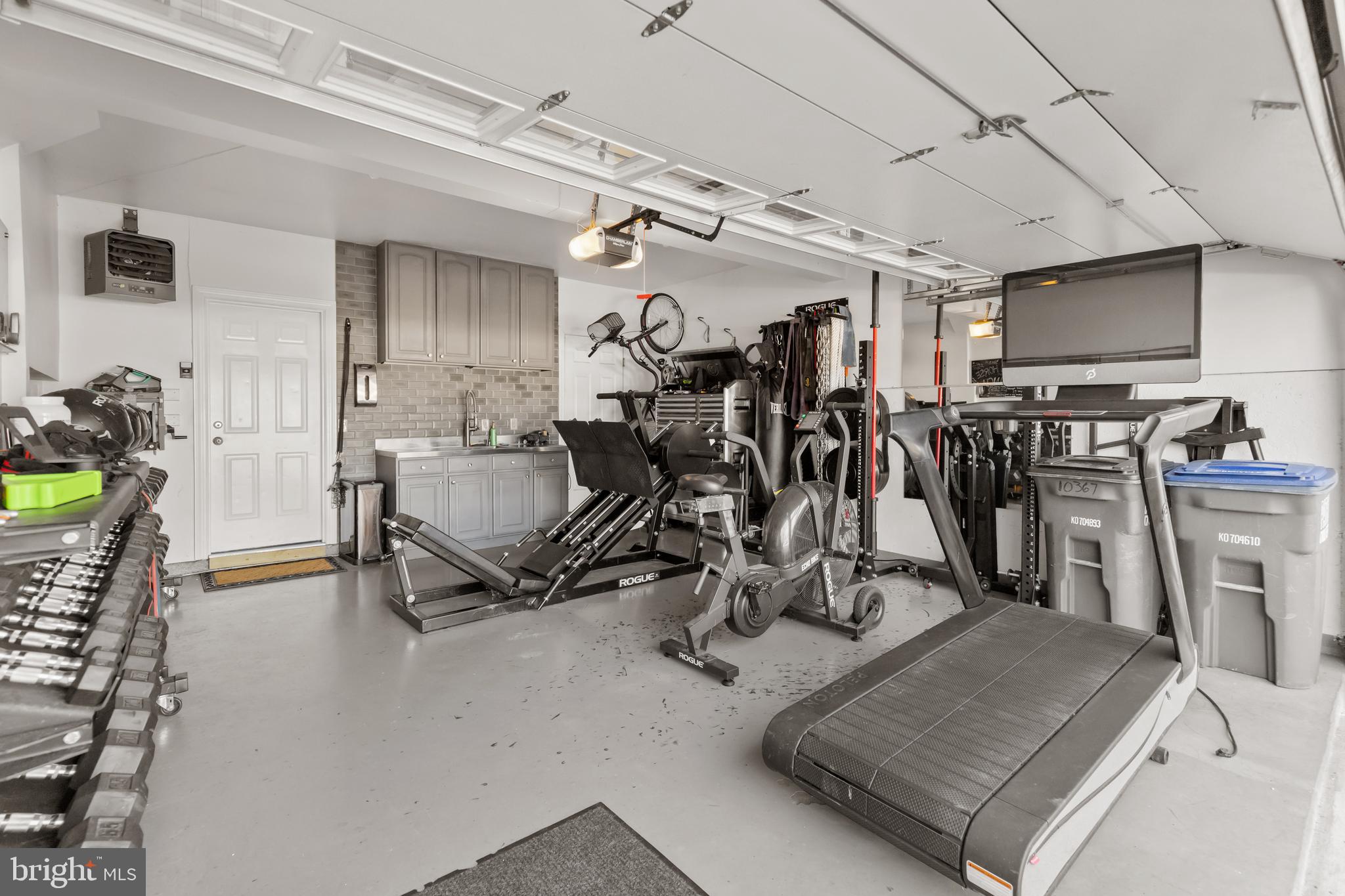 OAK MANOR - Residential