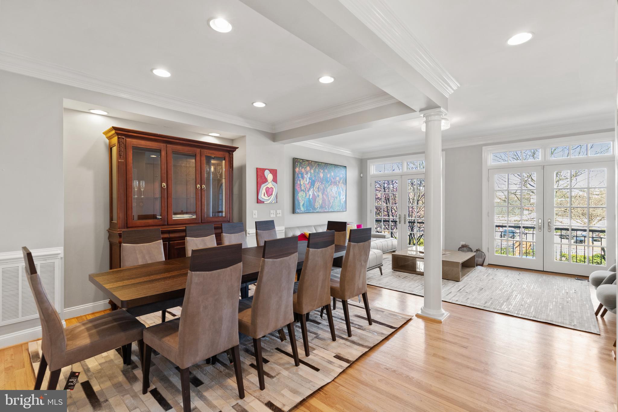 OAK MANOR - Residential