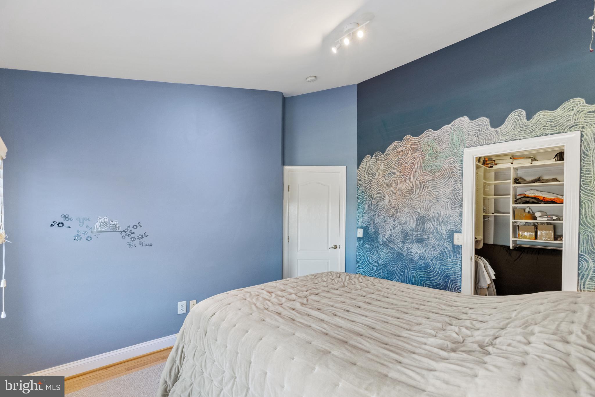 OAK MANOR - Residential