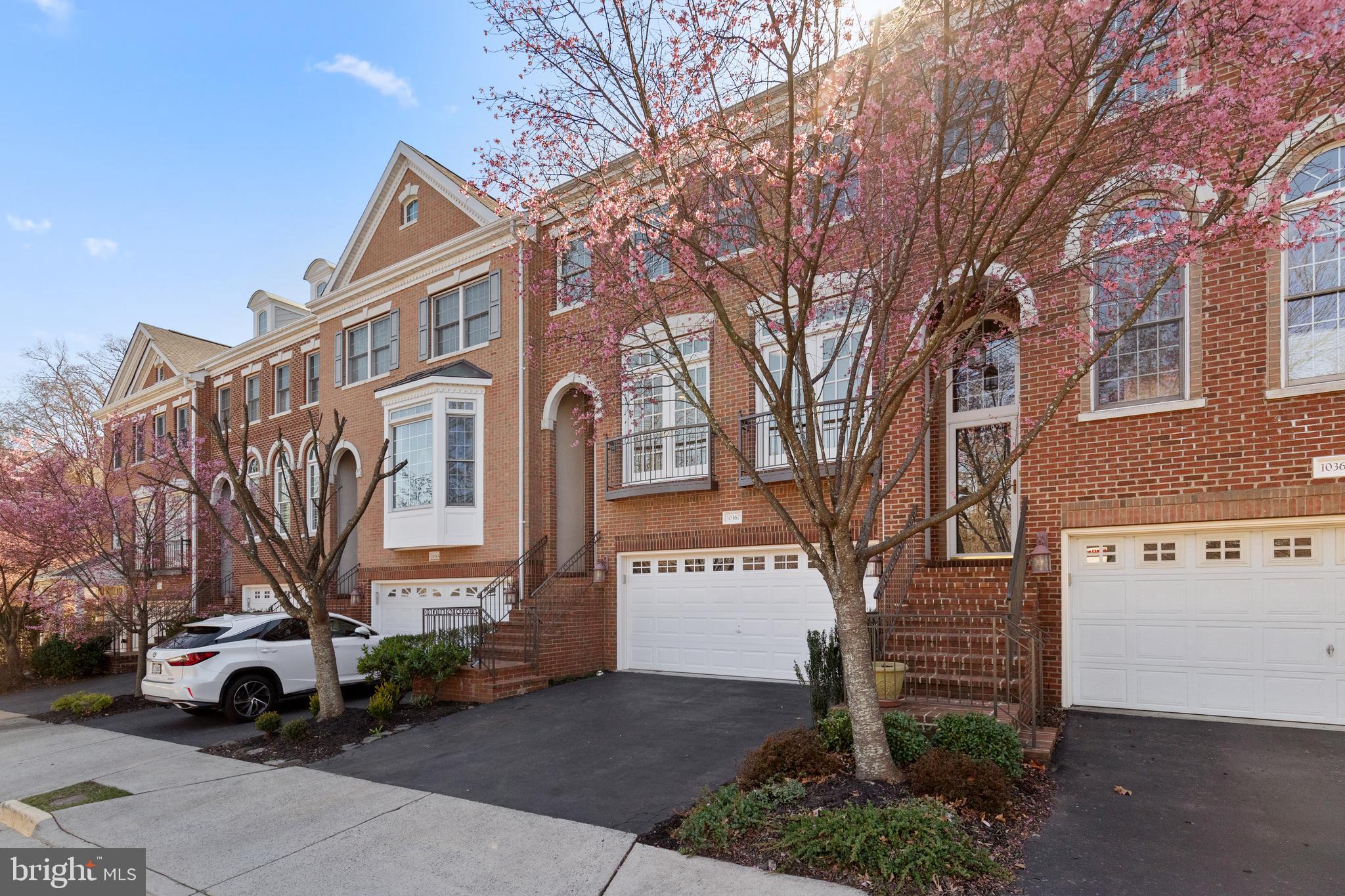 OAK MANOR - Residential