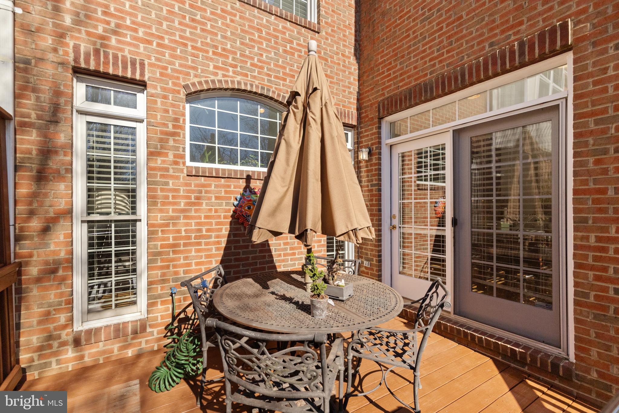 OAK MANOR - Residential