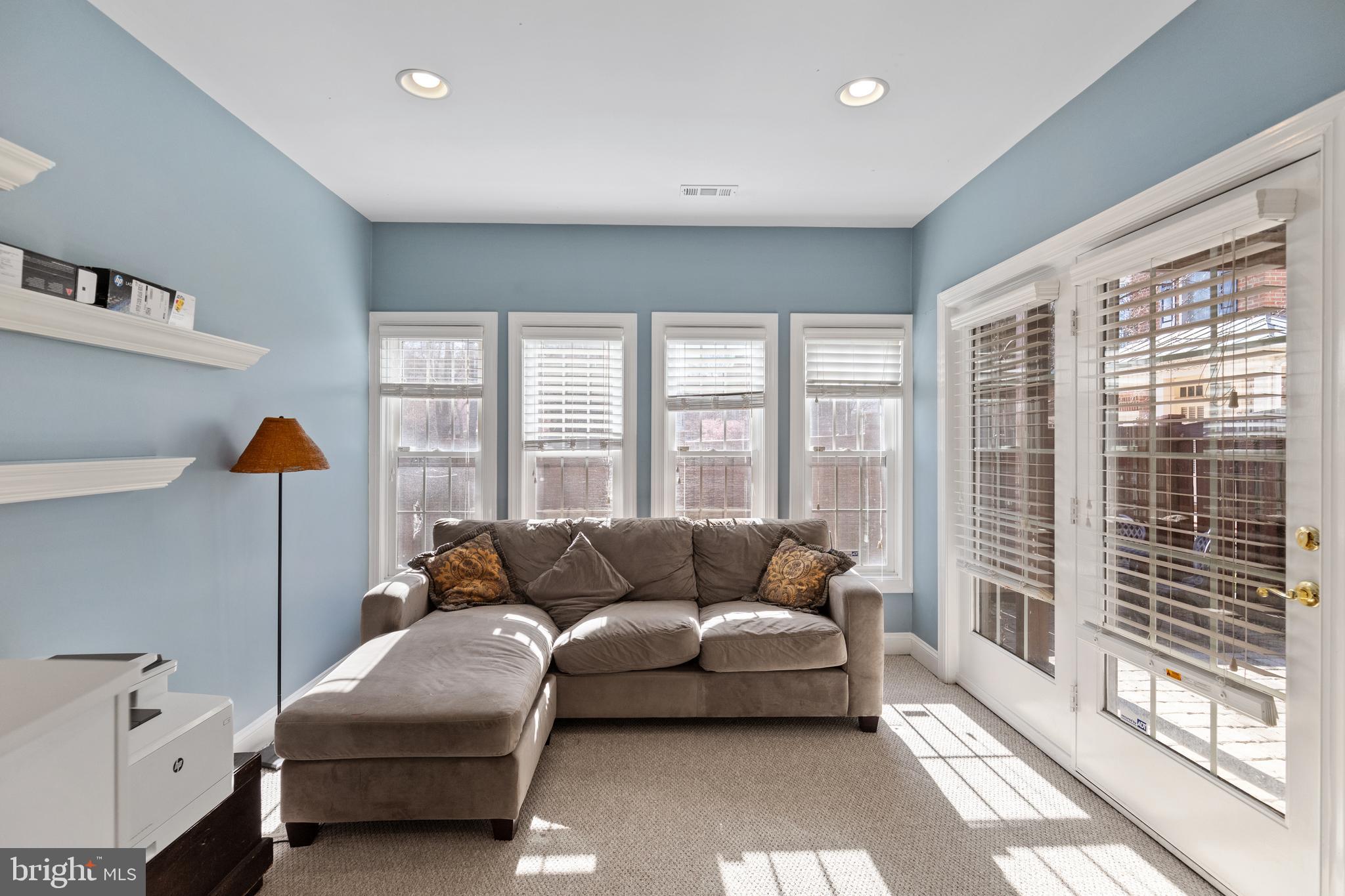 OAK MANOR - Residential