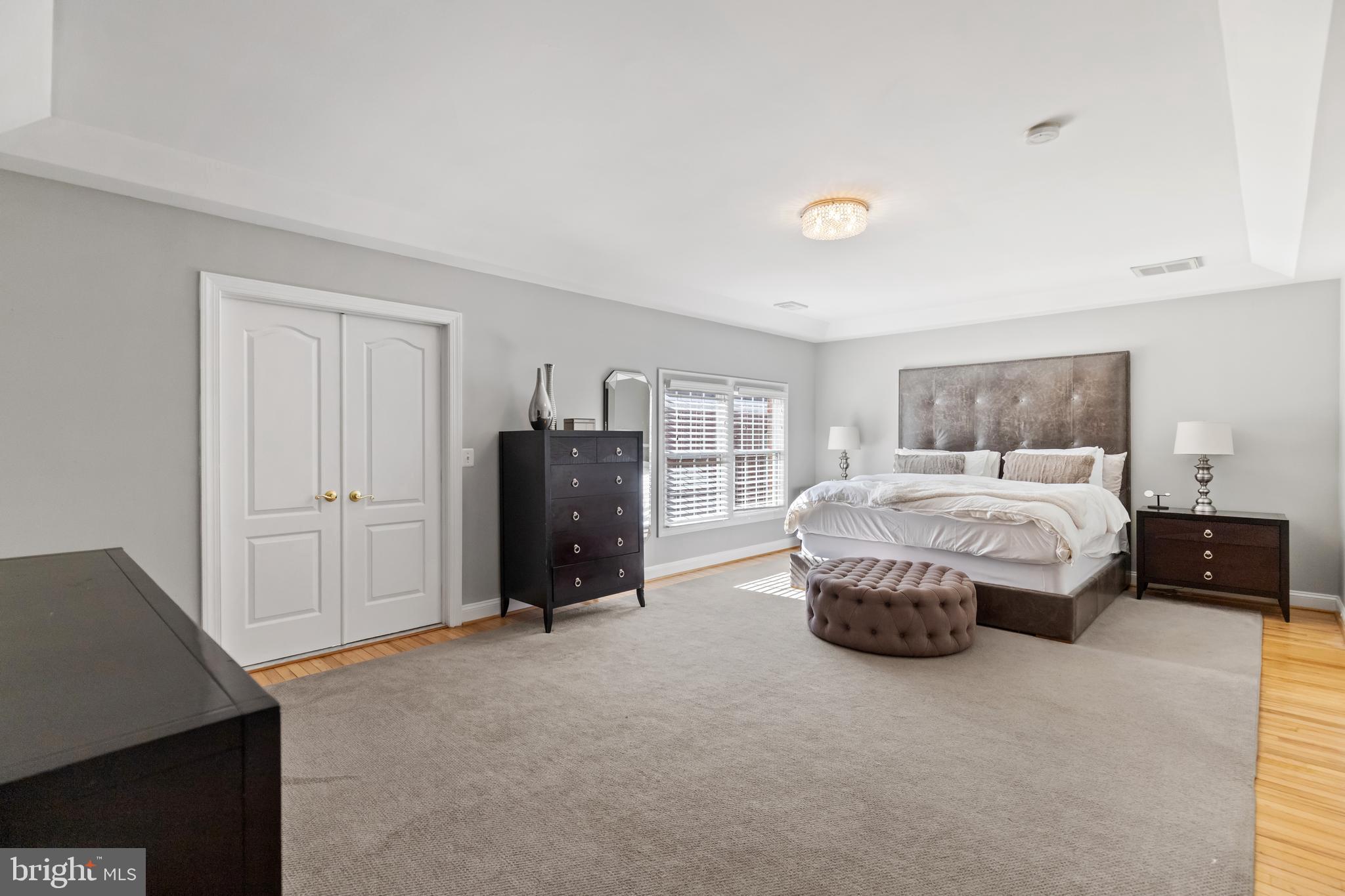 OAK MANOR - Residential