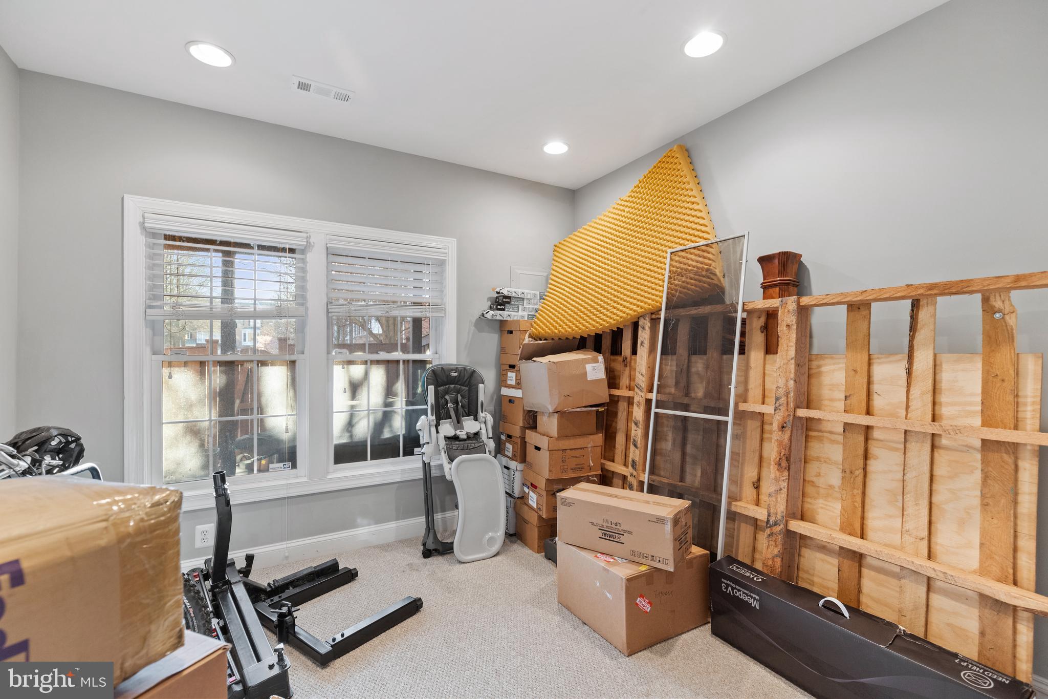 OAK MANOR - Residential