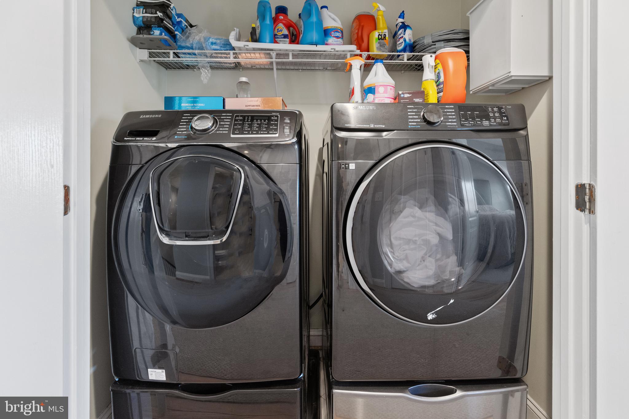 OAK MANOR - Residential