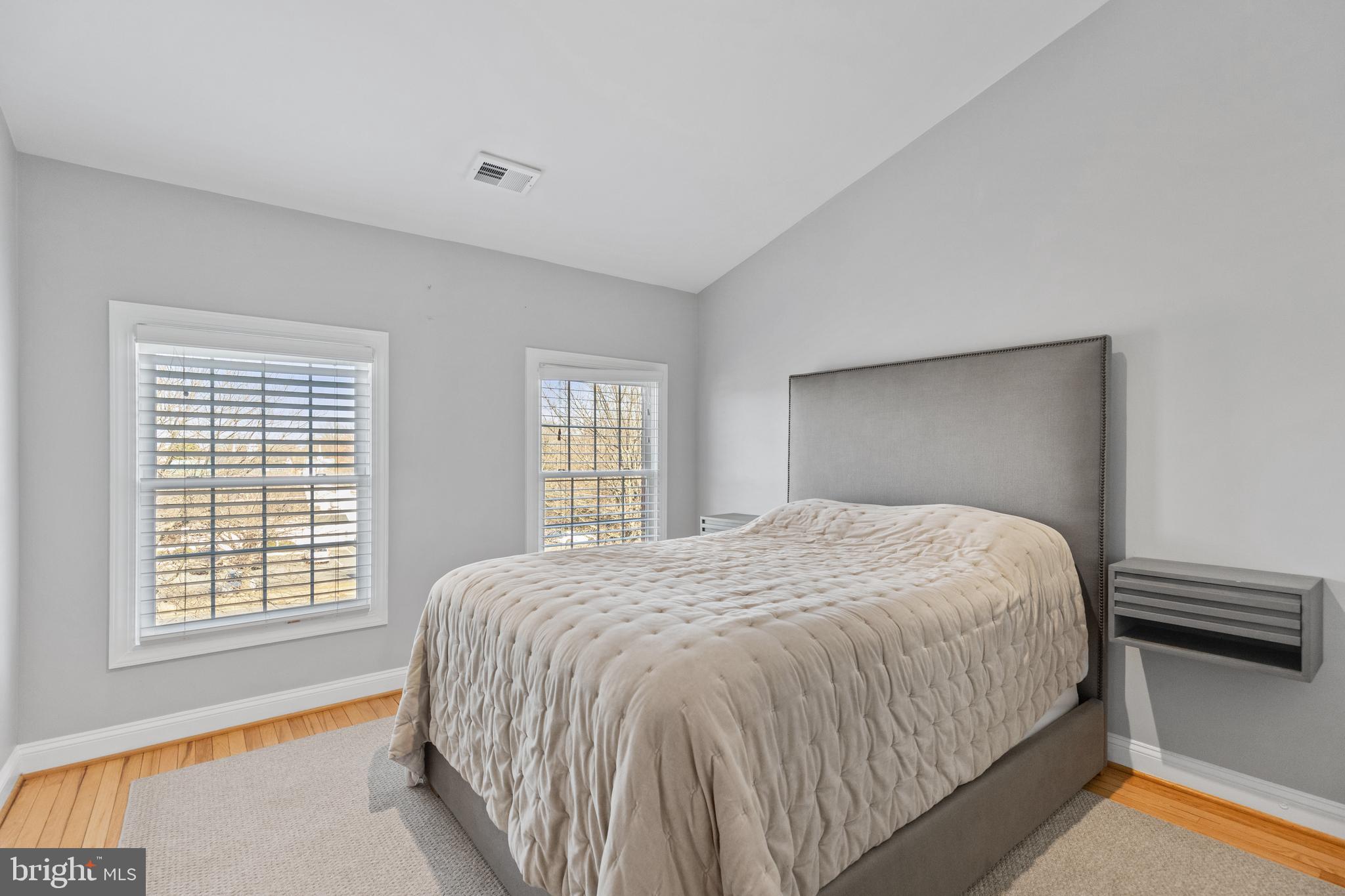 OAK MANOR - Residential