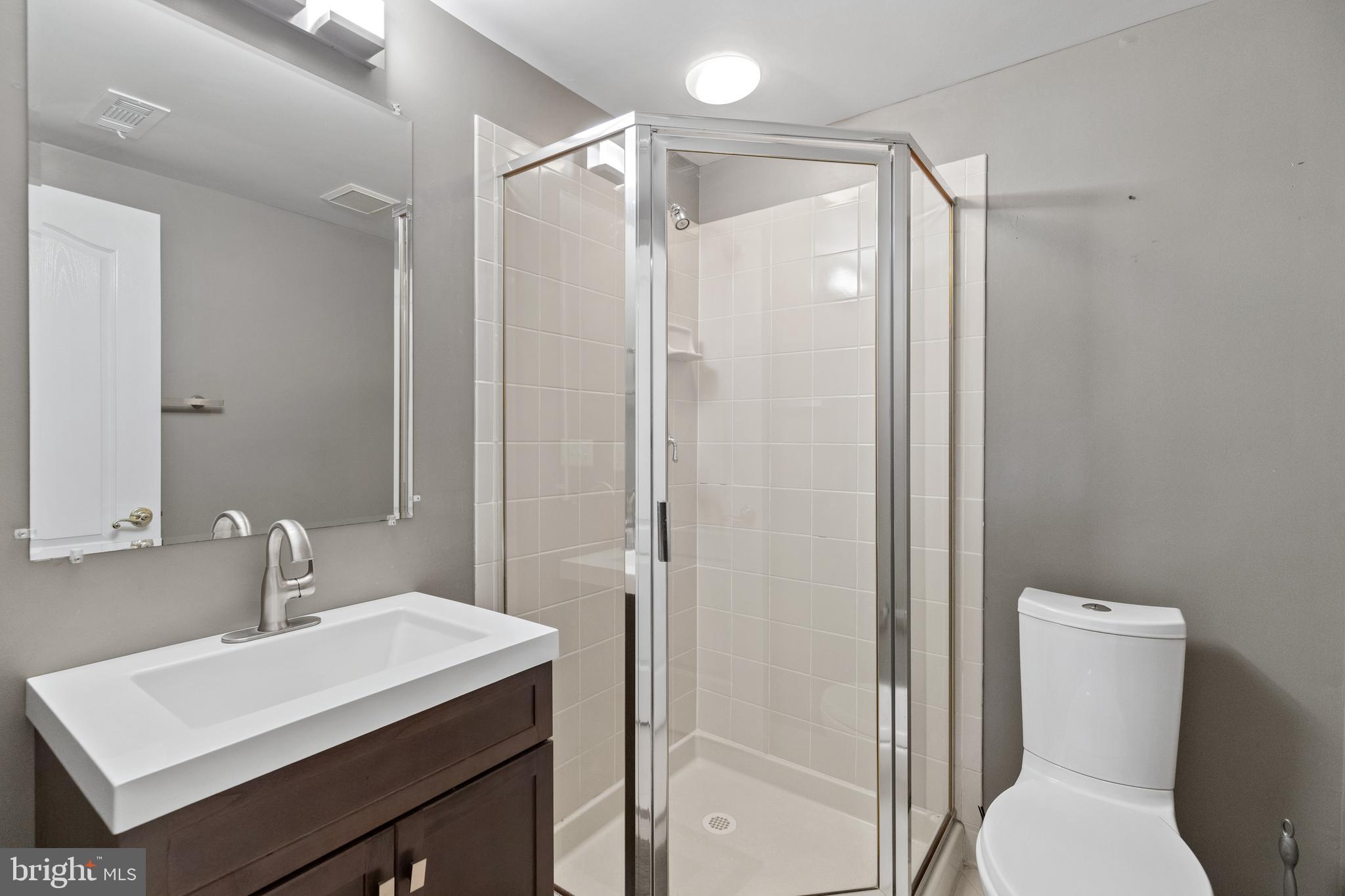 OAK MANOR - Residential