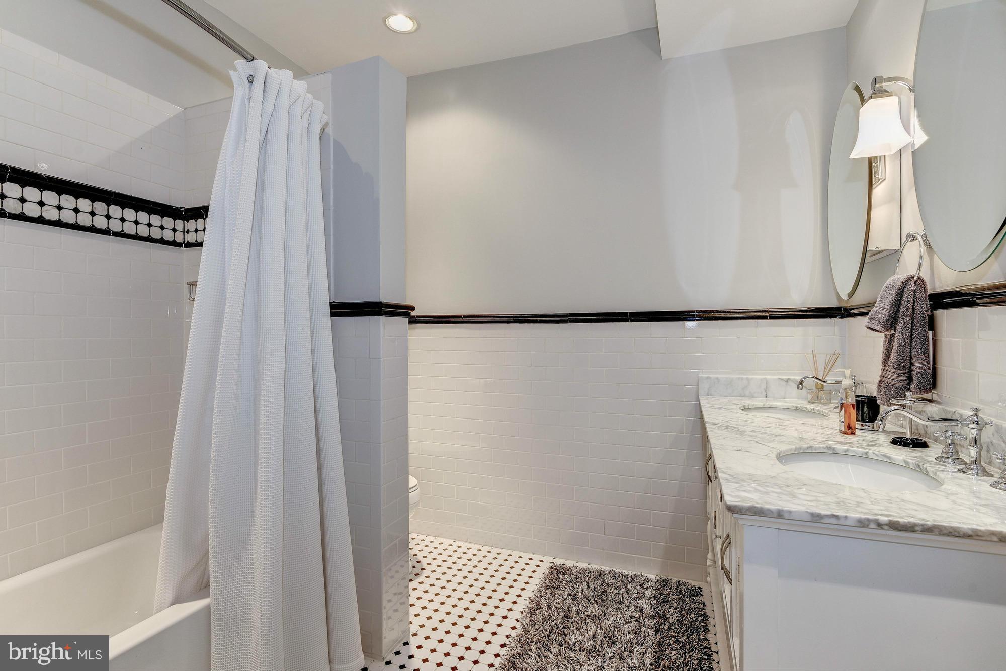 LORCOM HOUSE - Residential