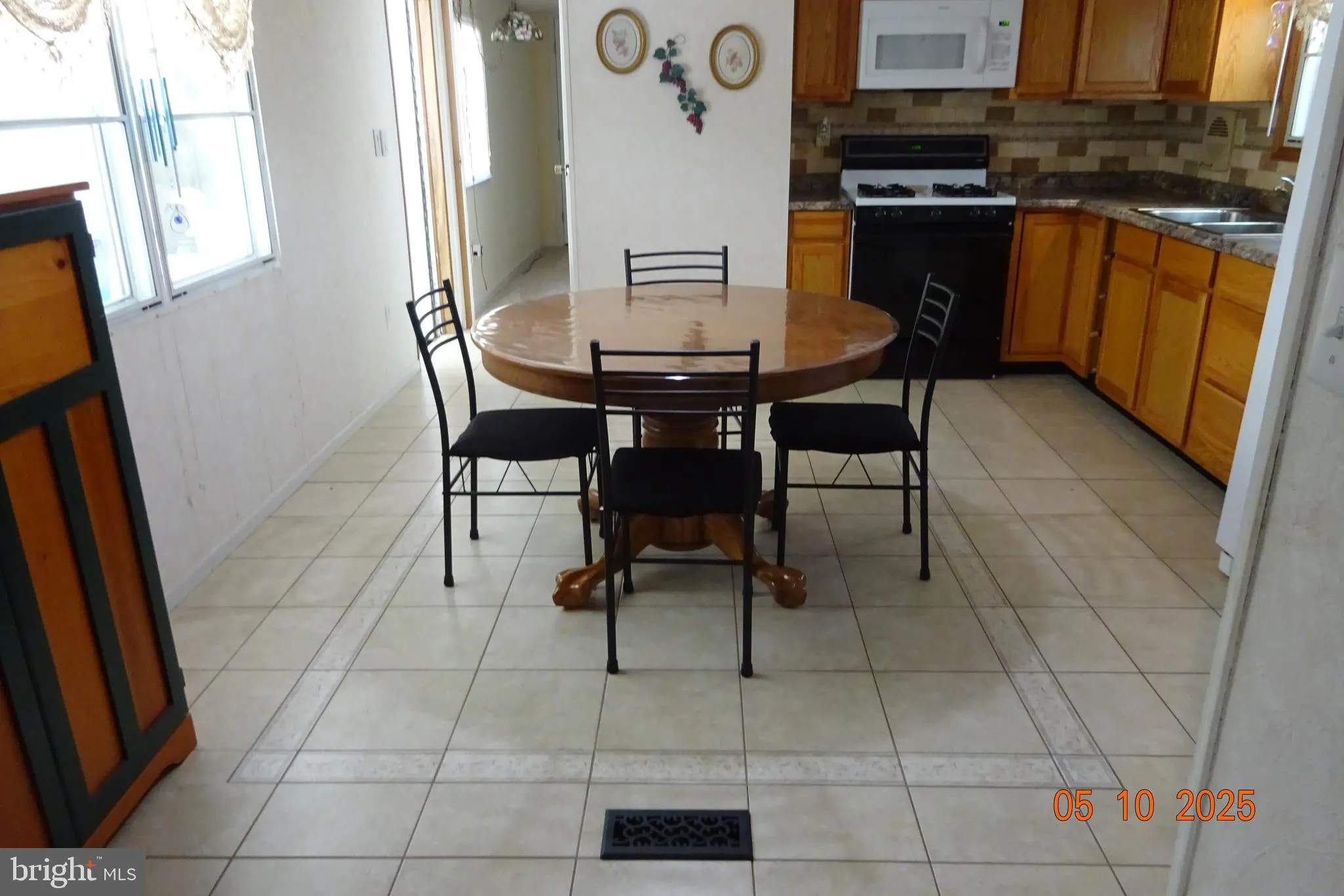 Shippensburg, Pennsylvania 17257, United States, 2 Bedrooms Bedrooms, ,2 BathroomsBathrooms,Residential,Pending,128453