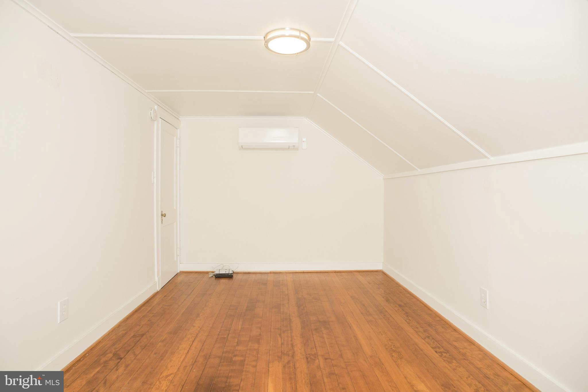 EASTPORT - Residential Lease