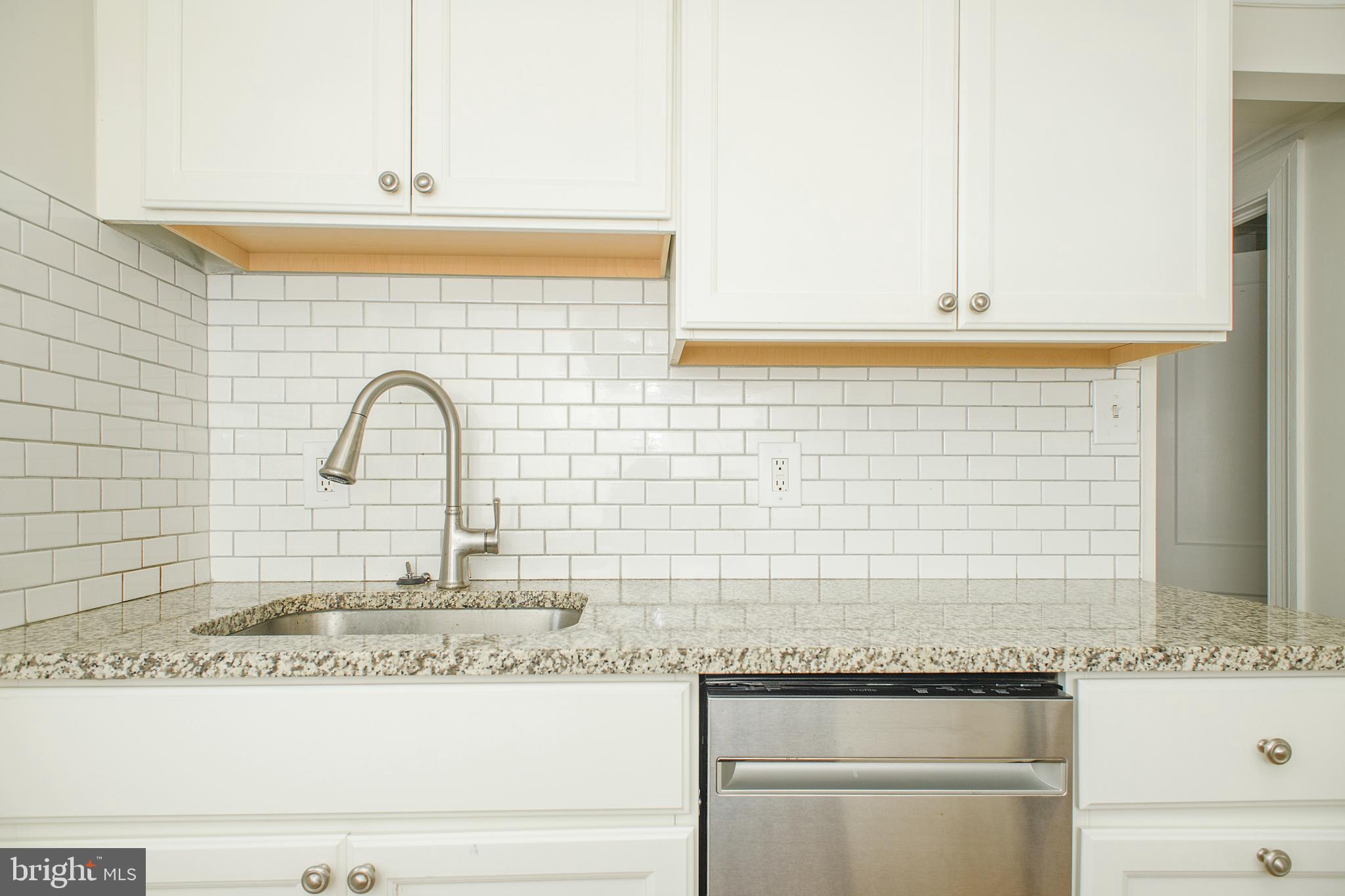 EASTPORT - Residential Lease