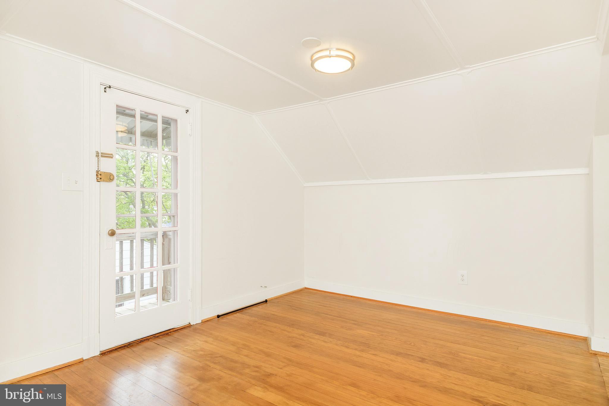 EASTPORT - Residential Lease