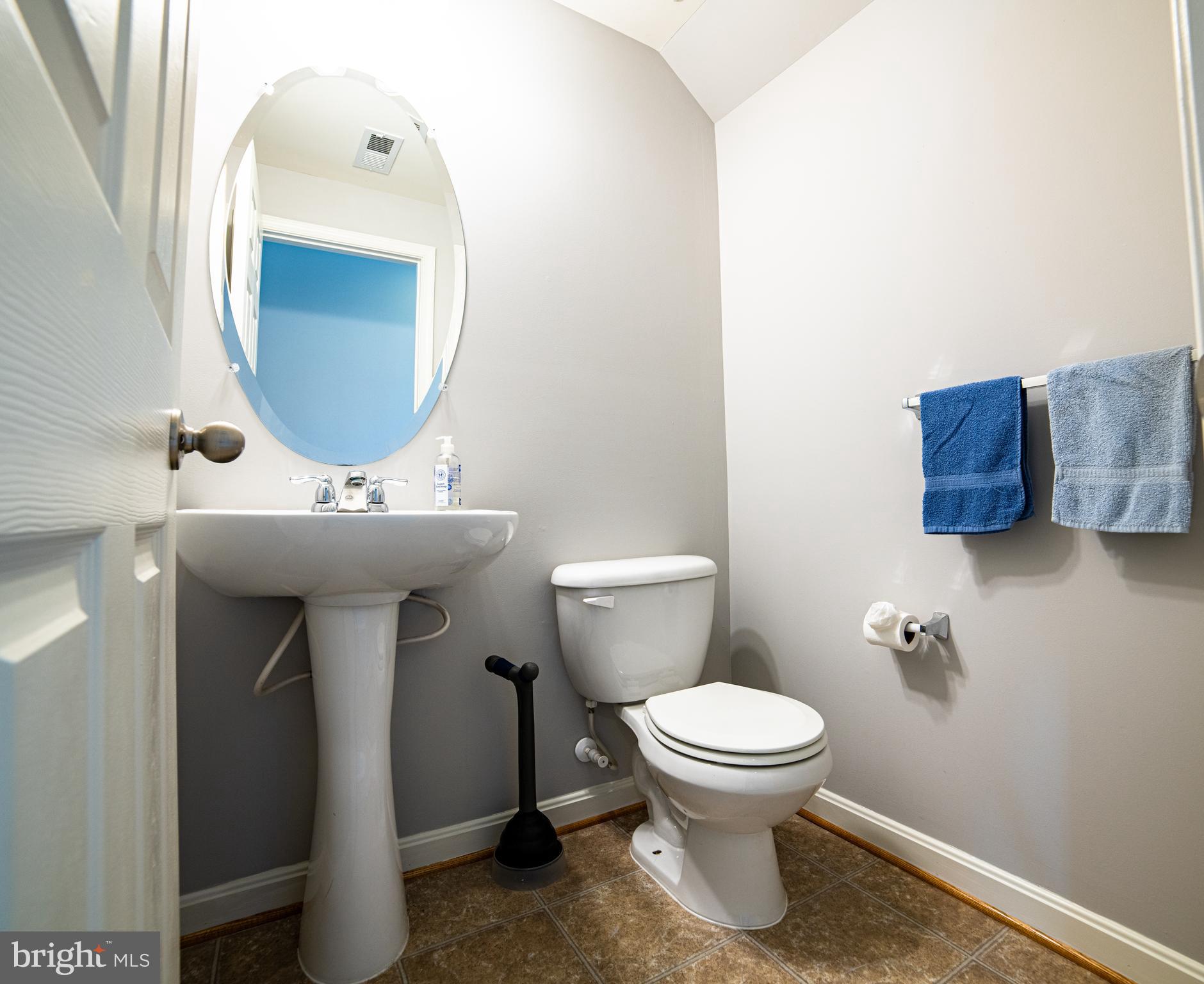 BALLENGER CREEK CENTER POND - Residential