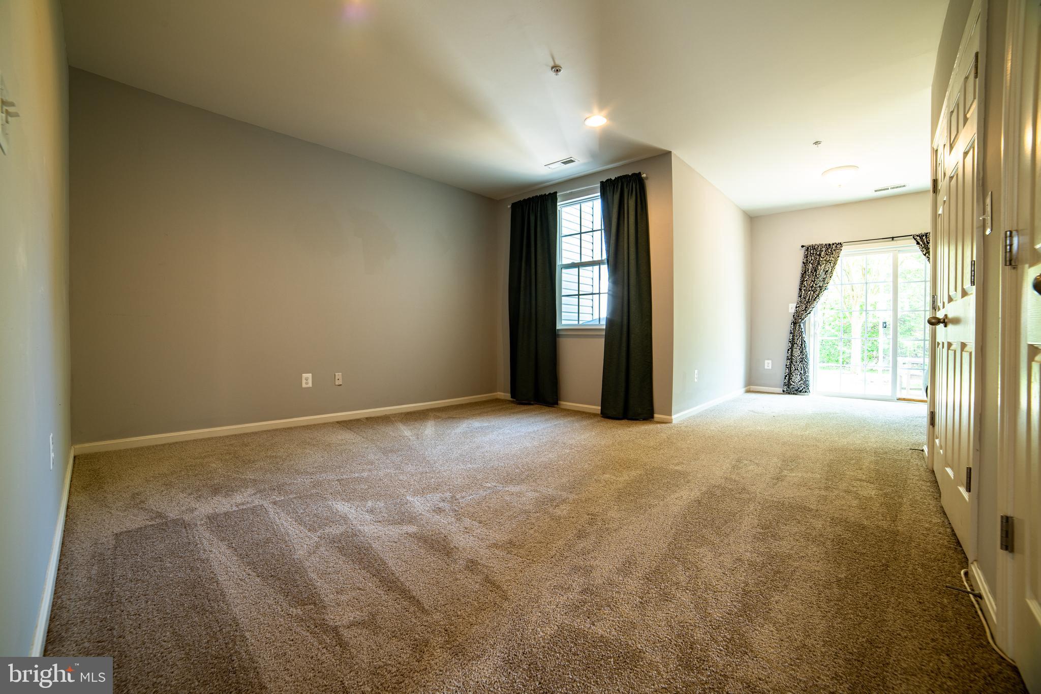 BALLENGER CREEK CENTER POND - Residential