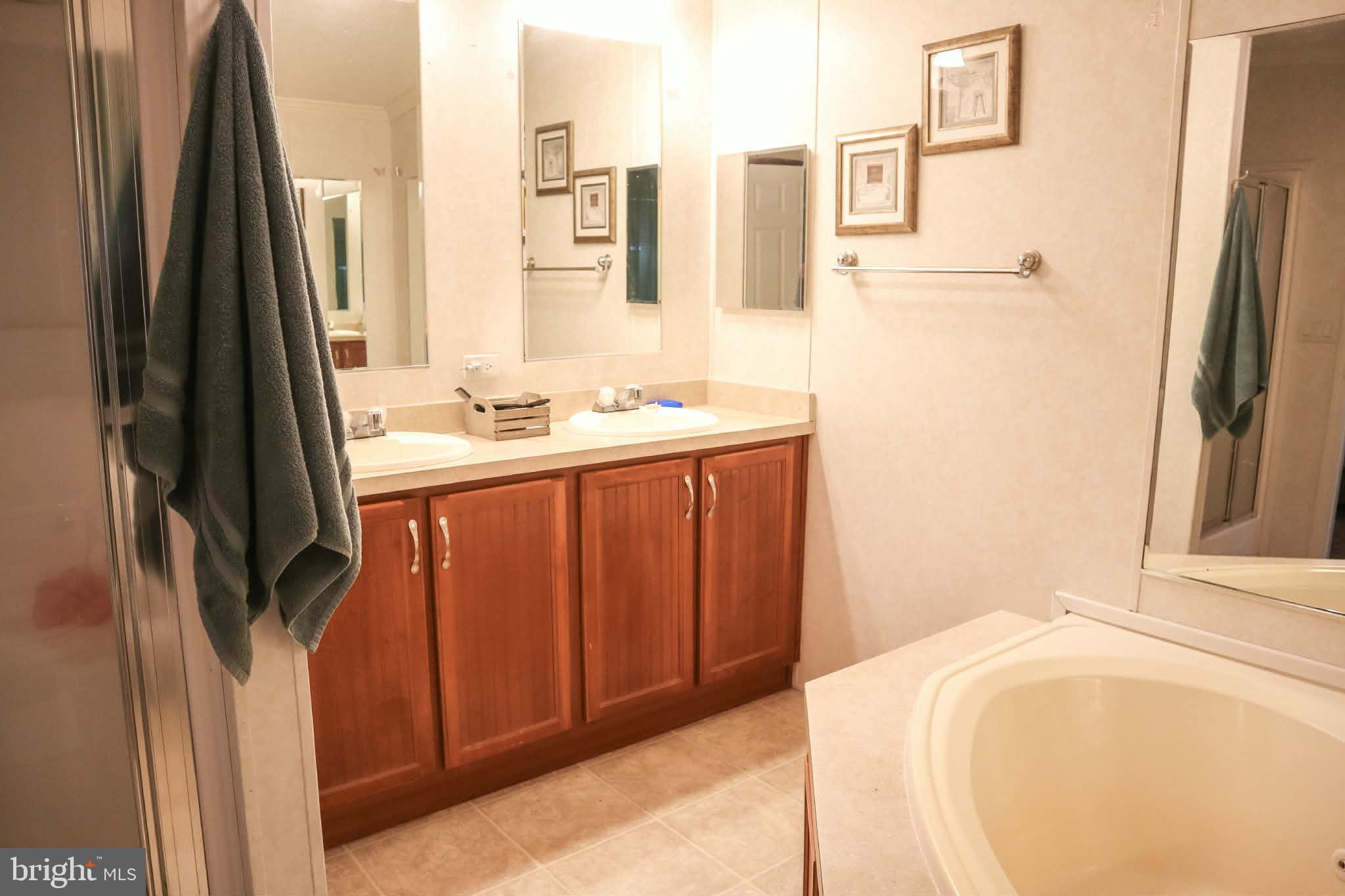 SHERWOOD FOREST - Residential