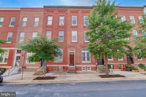 Townhouse For Sale - 1628 N Calvert Street<br/> BALTIMORE, MD 21202