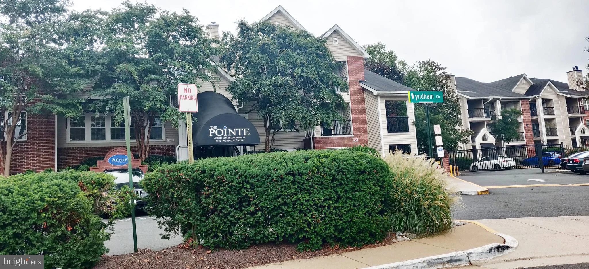 3315 Wyndham Circle Unit 3235, Alexandria, VA 22302
