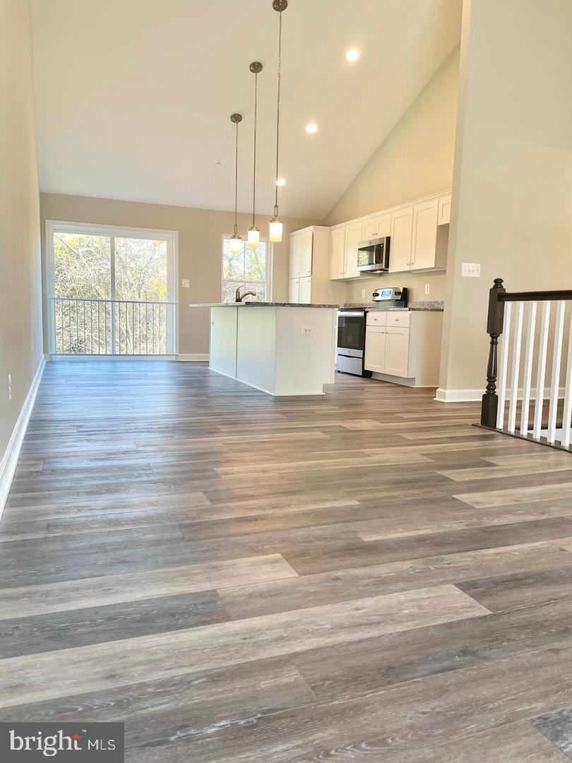 AVALON SHORES - Residential