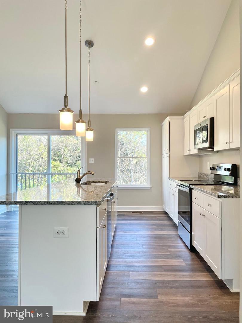 AVALON SHORES - Residential