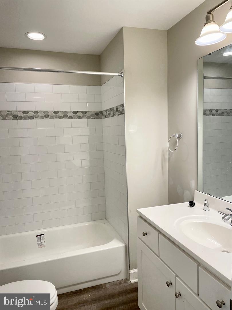 AVALON SHORES - Residential