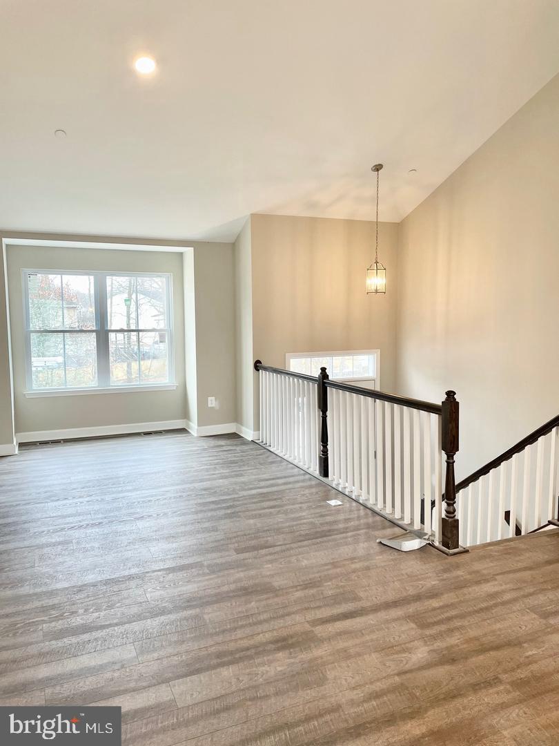 AVALON SHORES - Residential