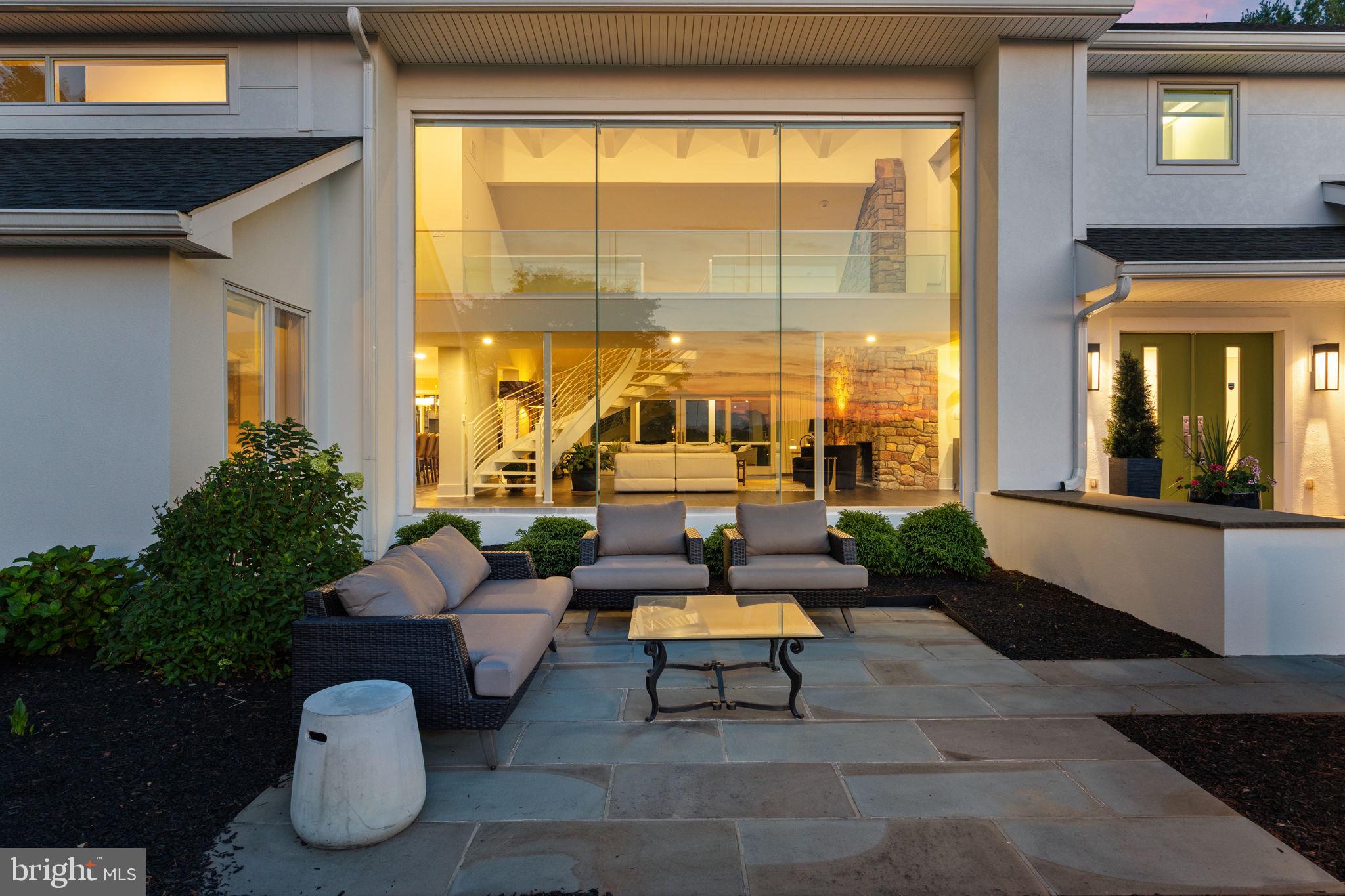 1088 HIGHLAND ROAD