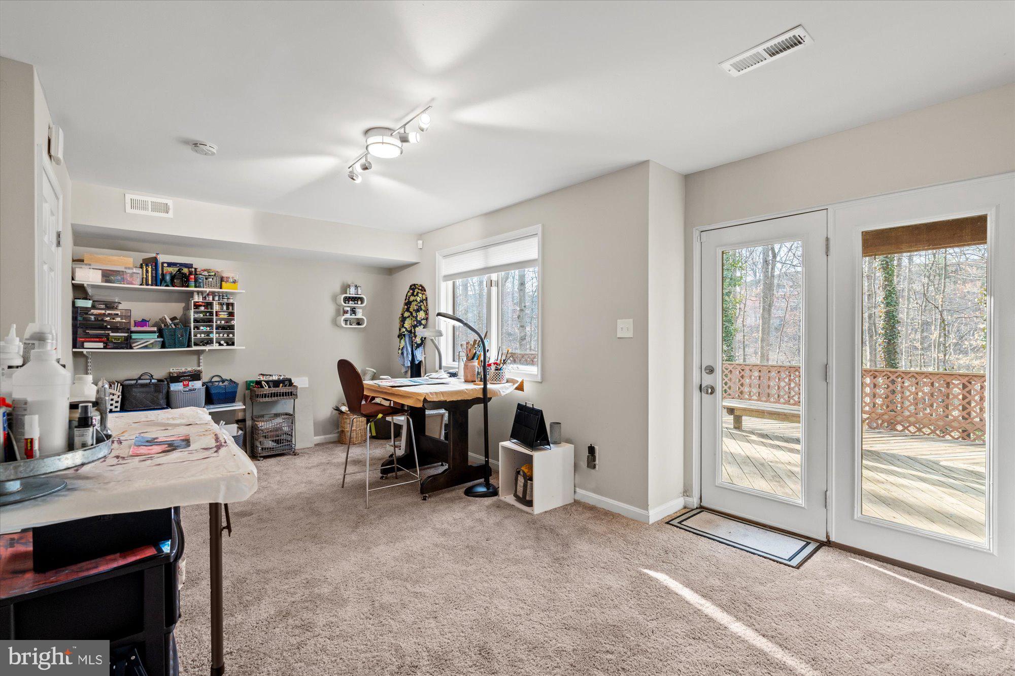 FAIR LAKES - Residential