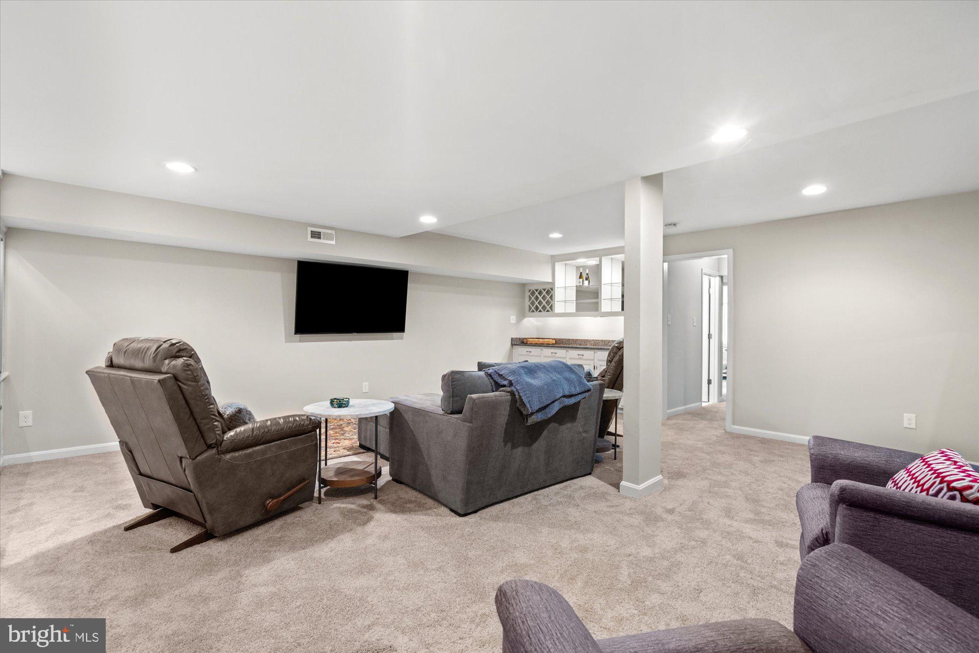 FAIR LAKES - Residential