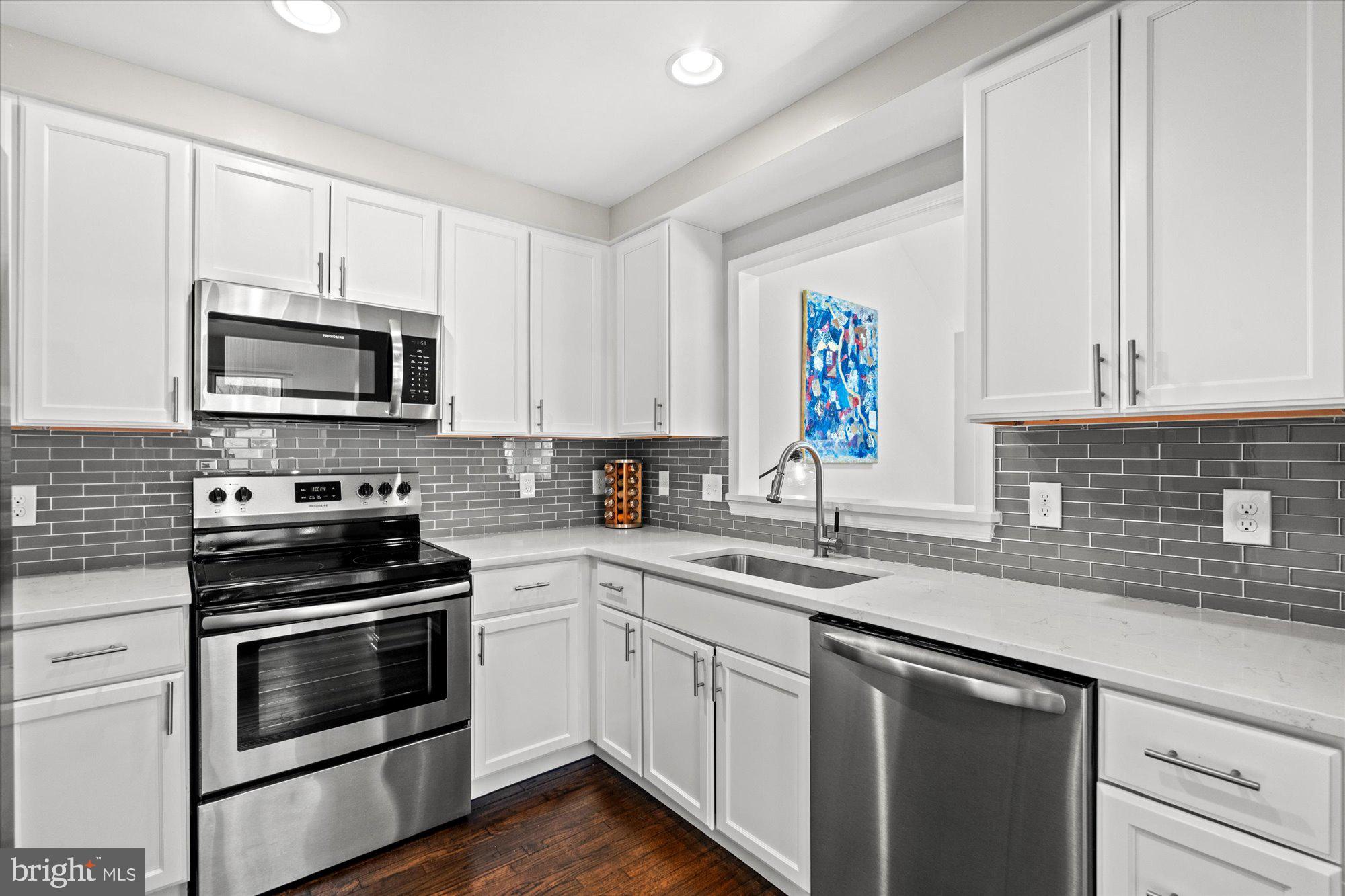 FAIR LAKES - Residential