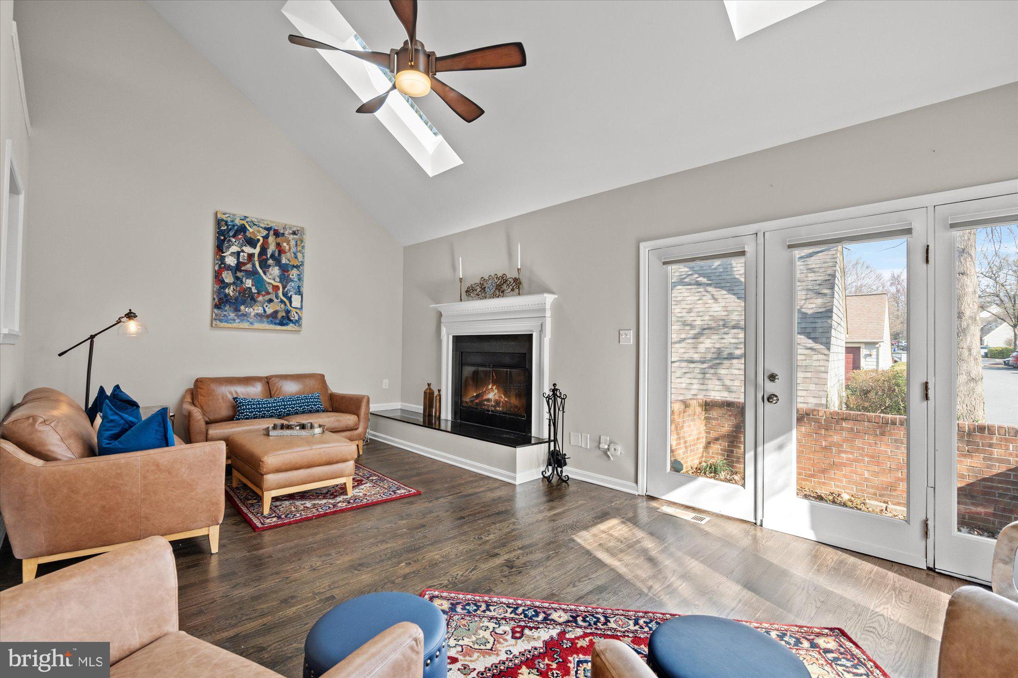 FAIR LAKES - Residential