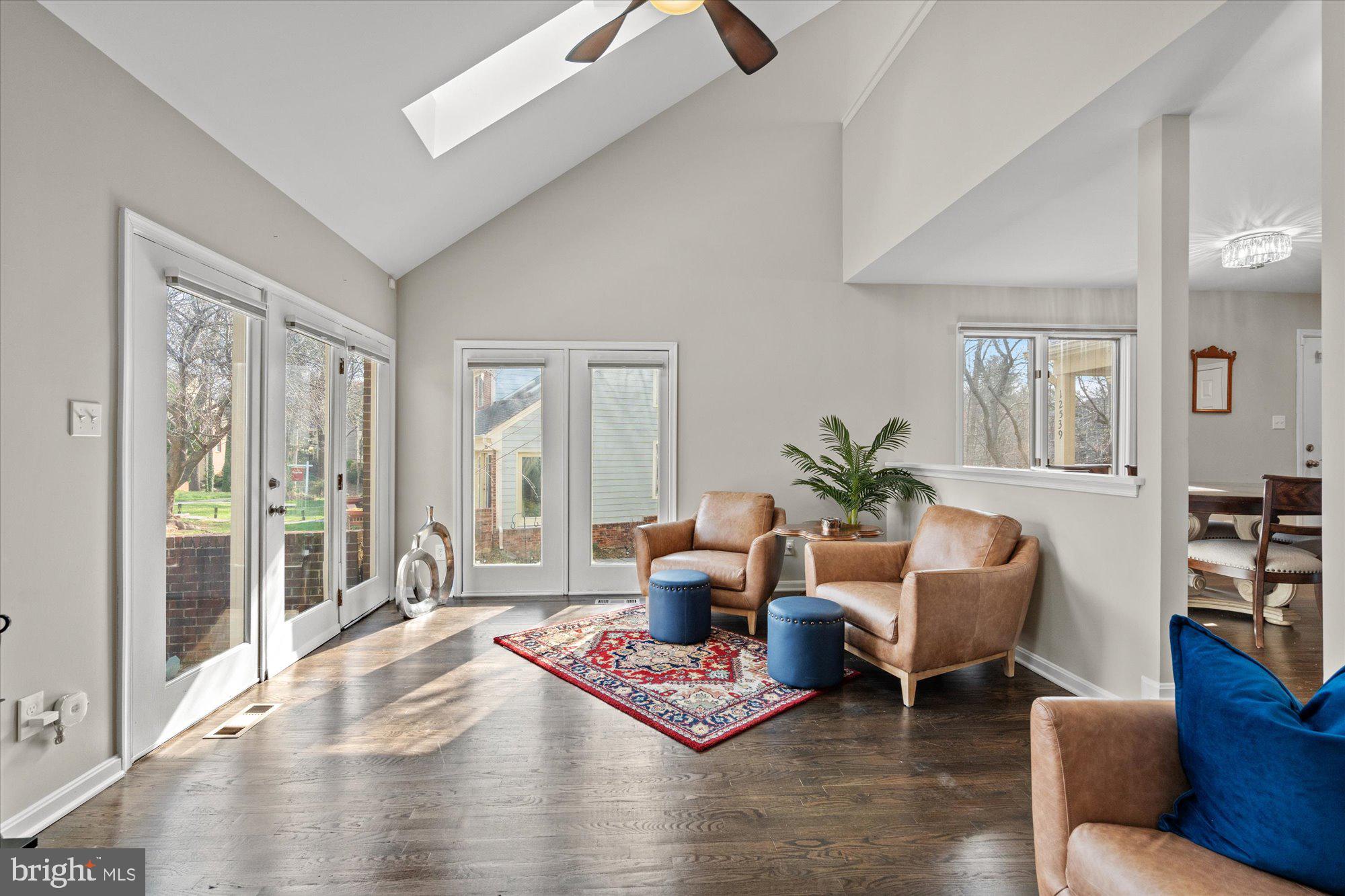 FAIR LAKES - Residential