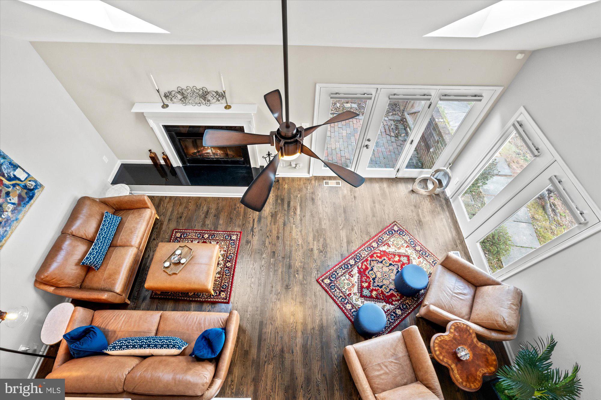 FAIR LAKES - Residential