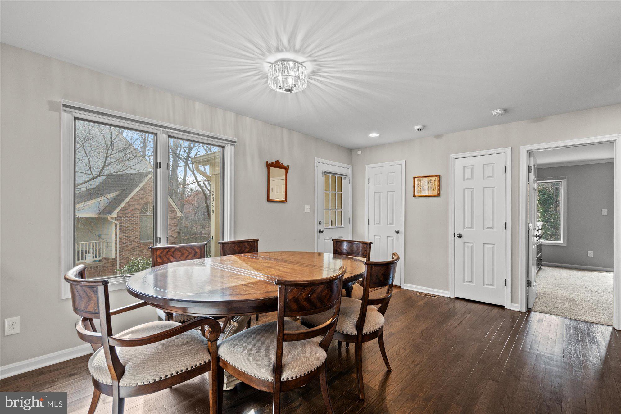 FAIR LAKES - Residential