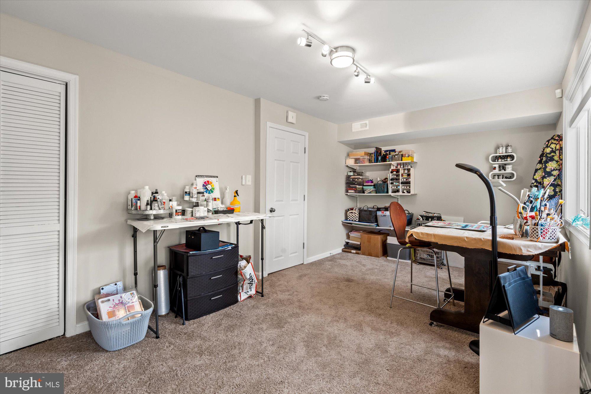 FAIR LAKES - Residential