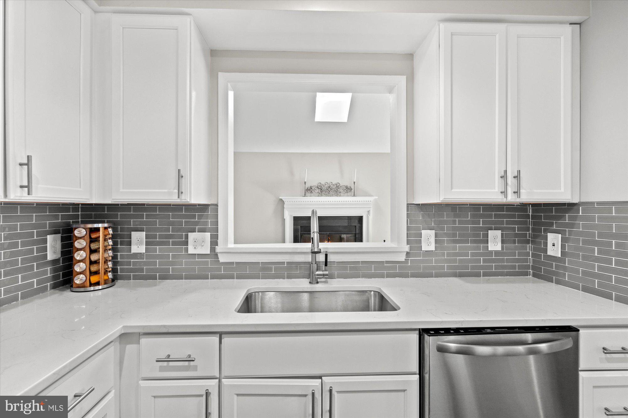 FAIR LAKES - Residential