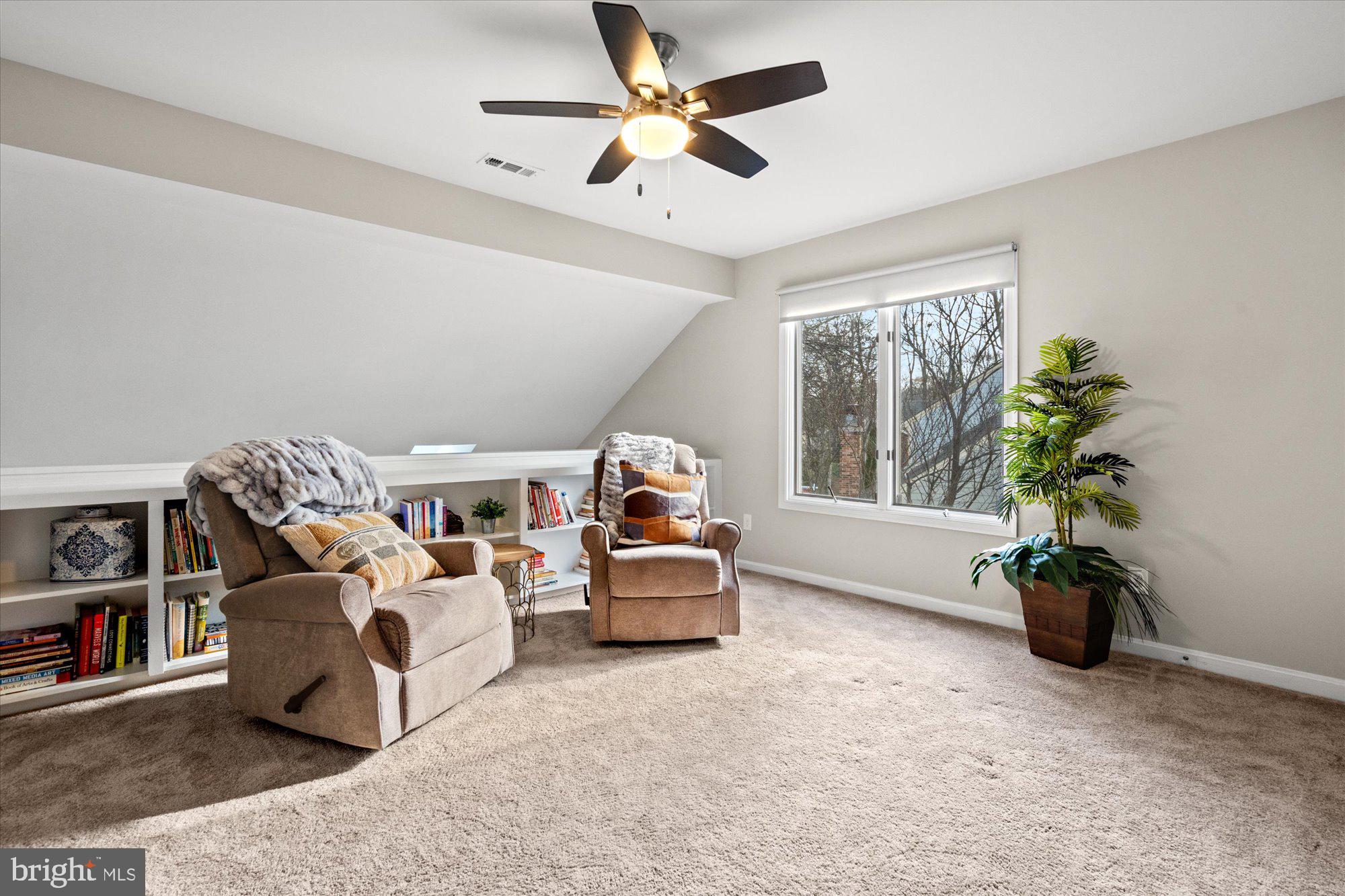 FAIR LAKES - Residential