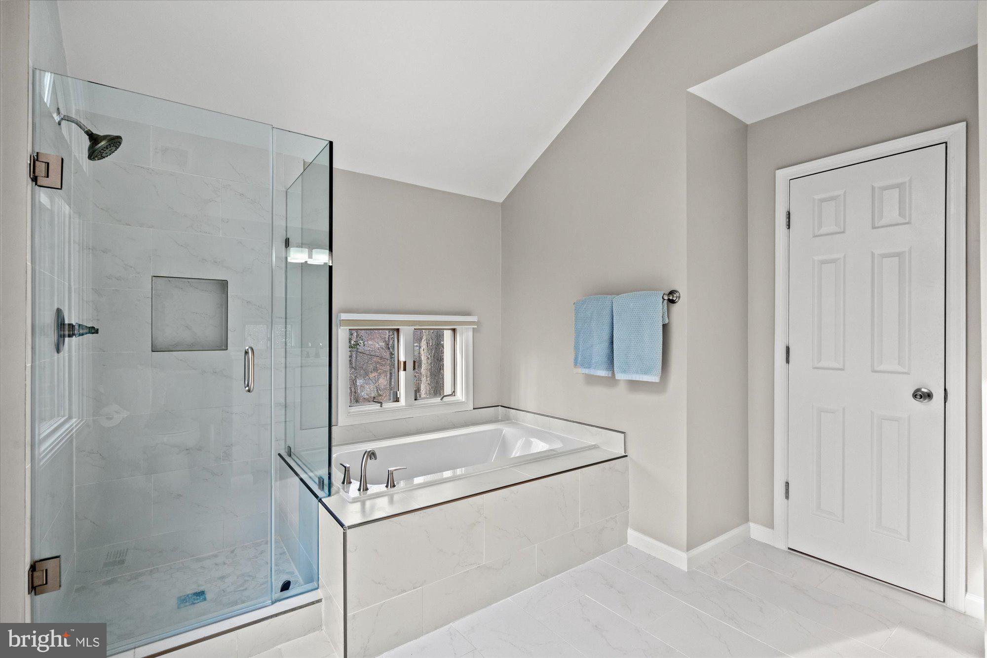 FAIR LAKES - Residential