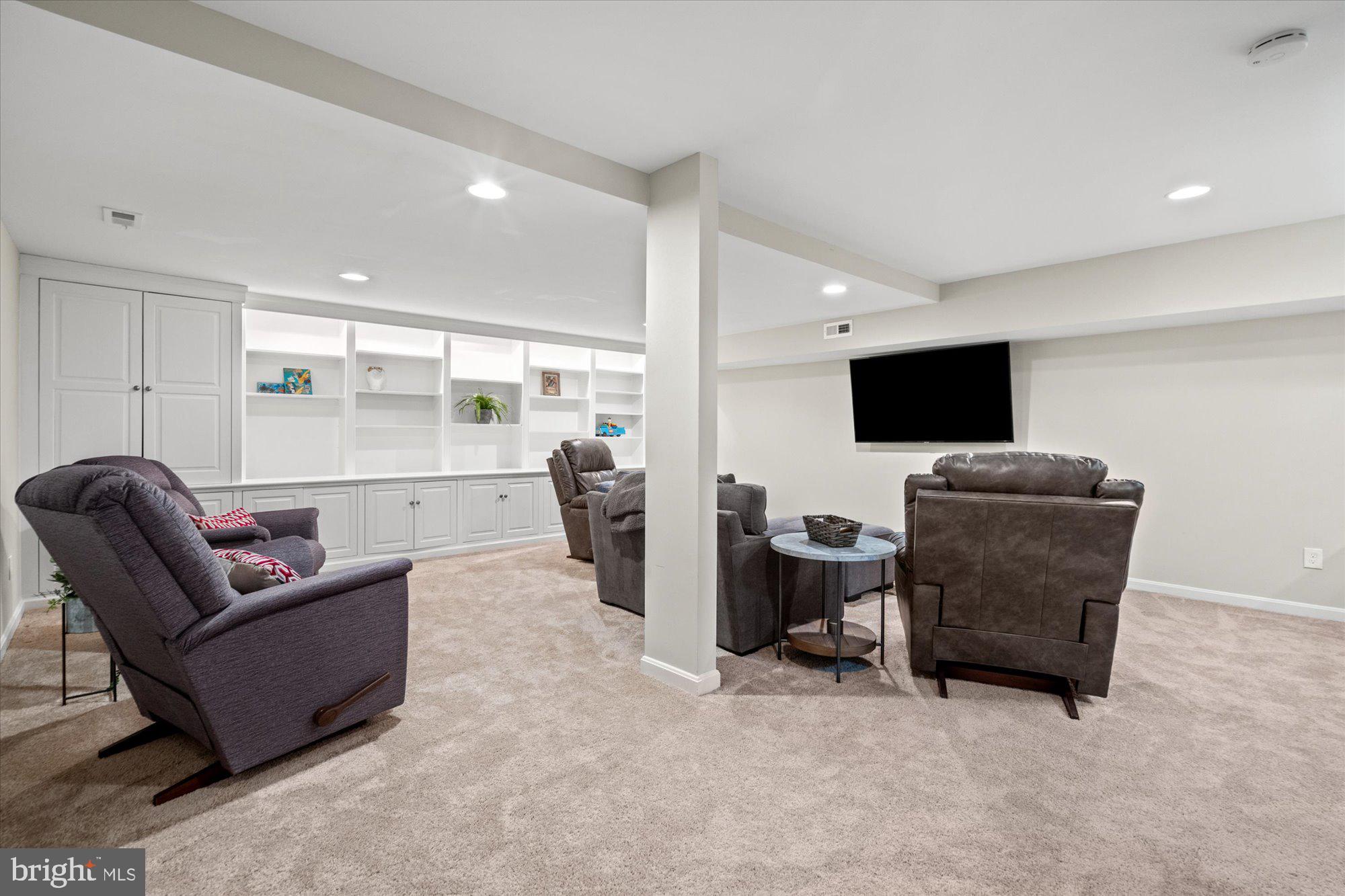 FAIR LAKES - Residential