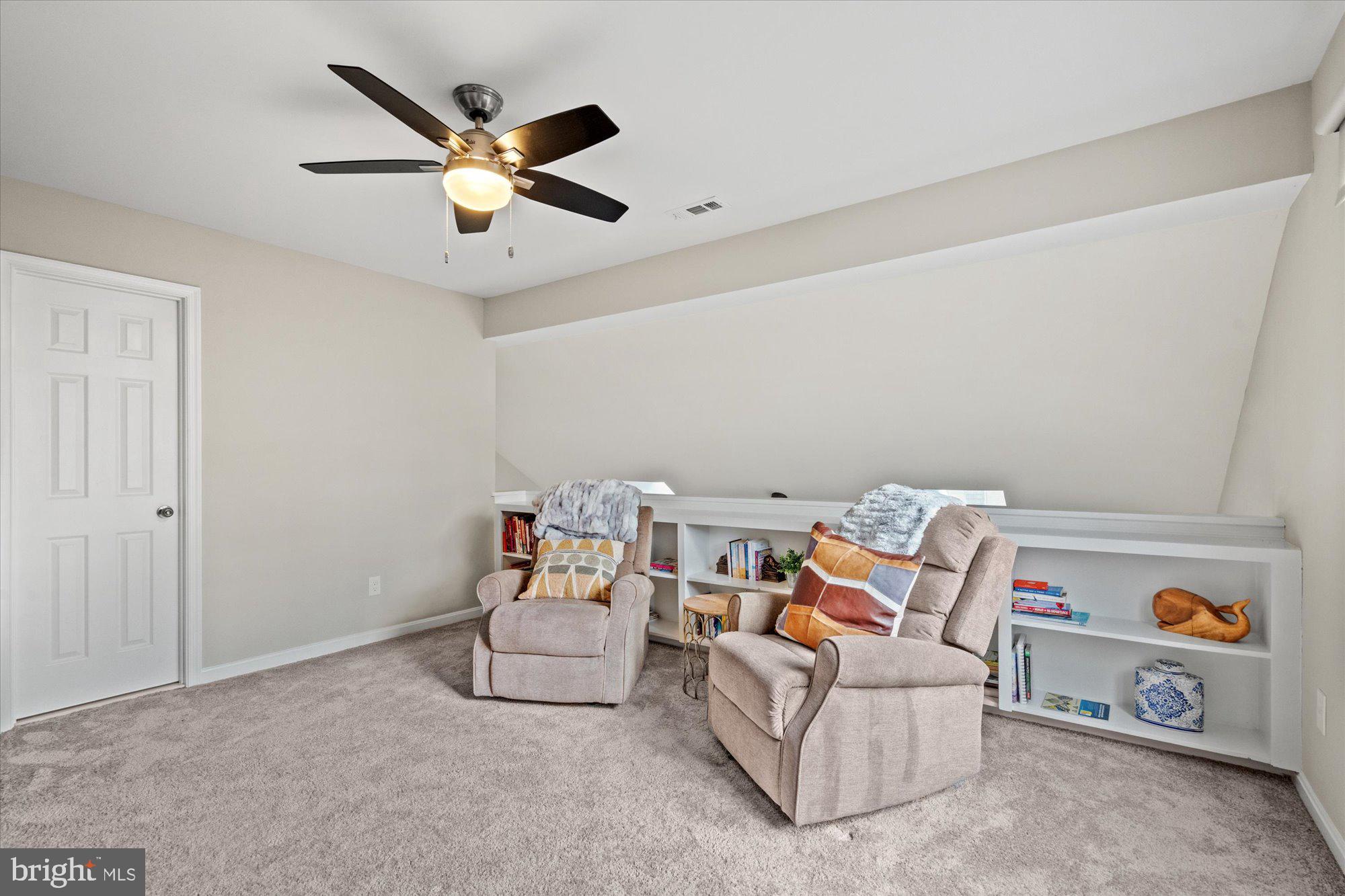 FAIR LAKES - Residential