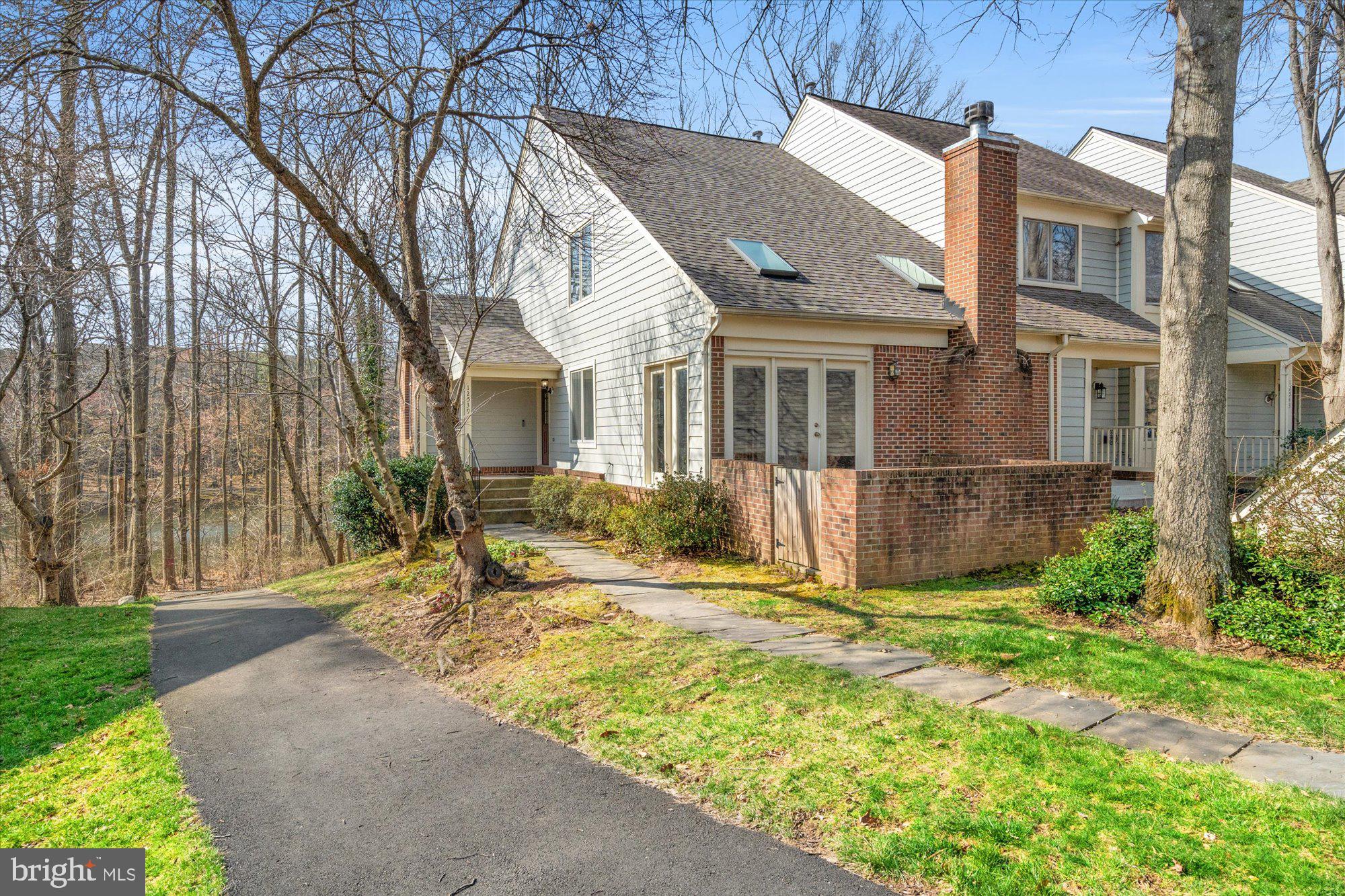 FAIR LAKES - Residential