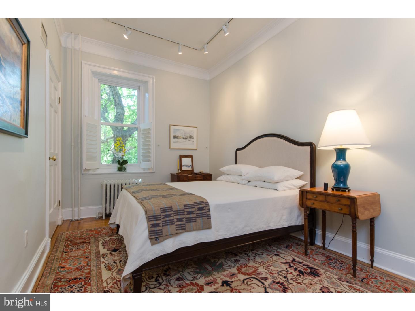 WASHINGTON SQ - Residential