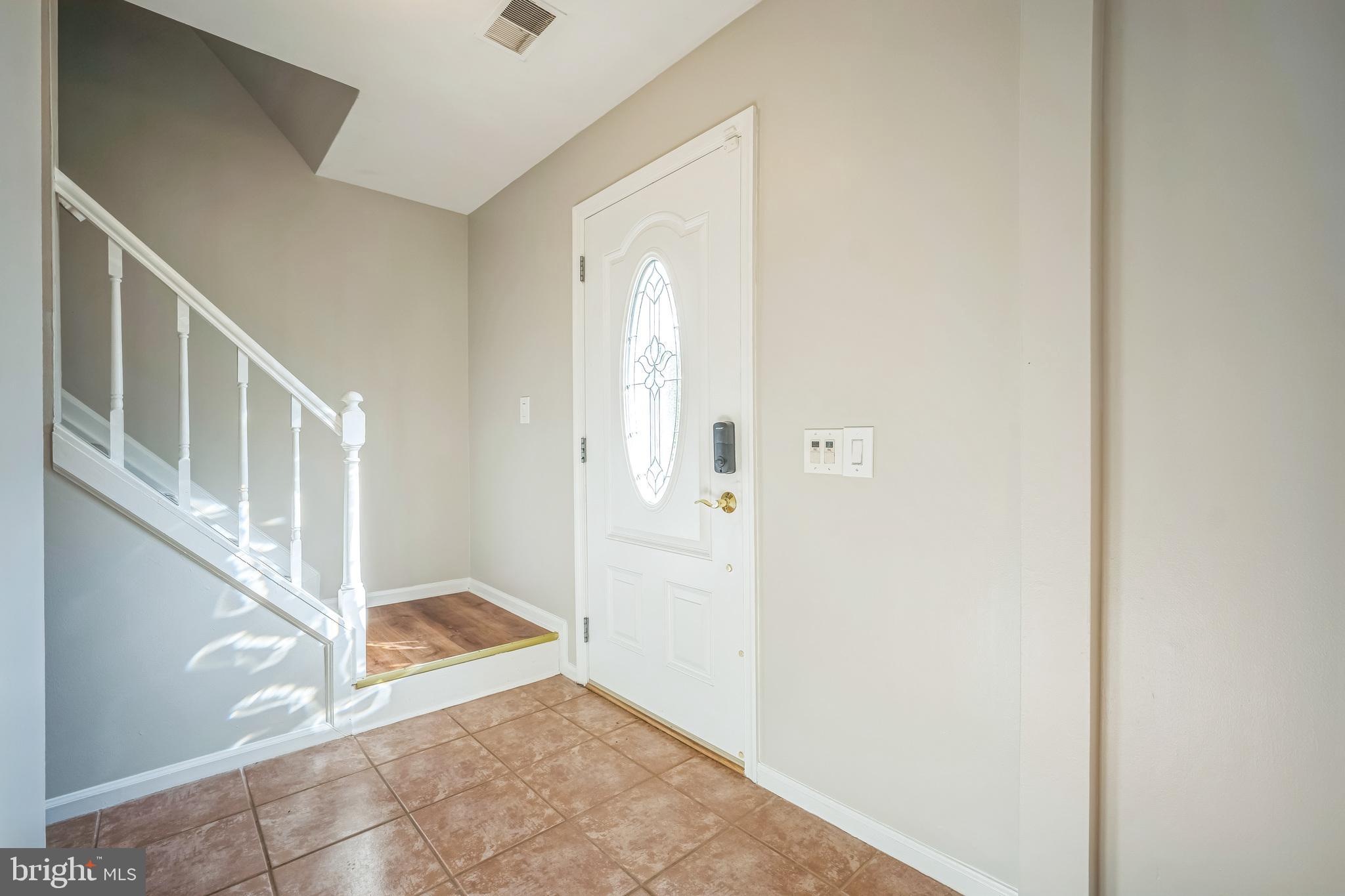 LONDON TOWN WEST - Residential Lease