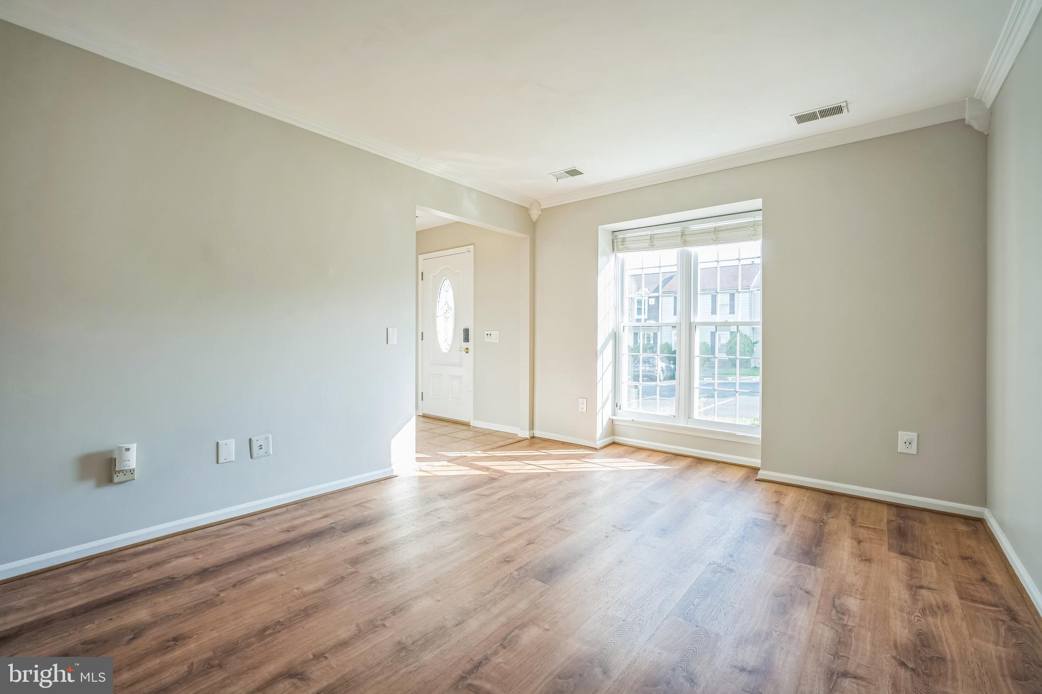 LONDON TOWN WEST - Residential Lease