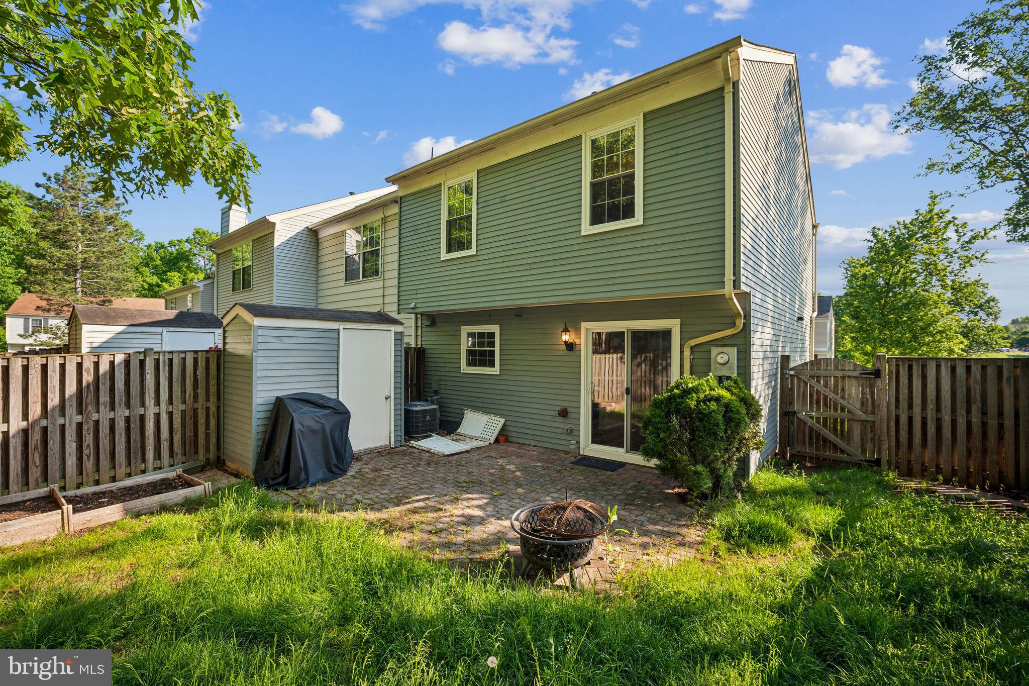 LONDON TOWN WEST - Residential Lease