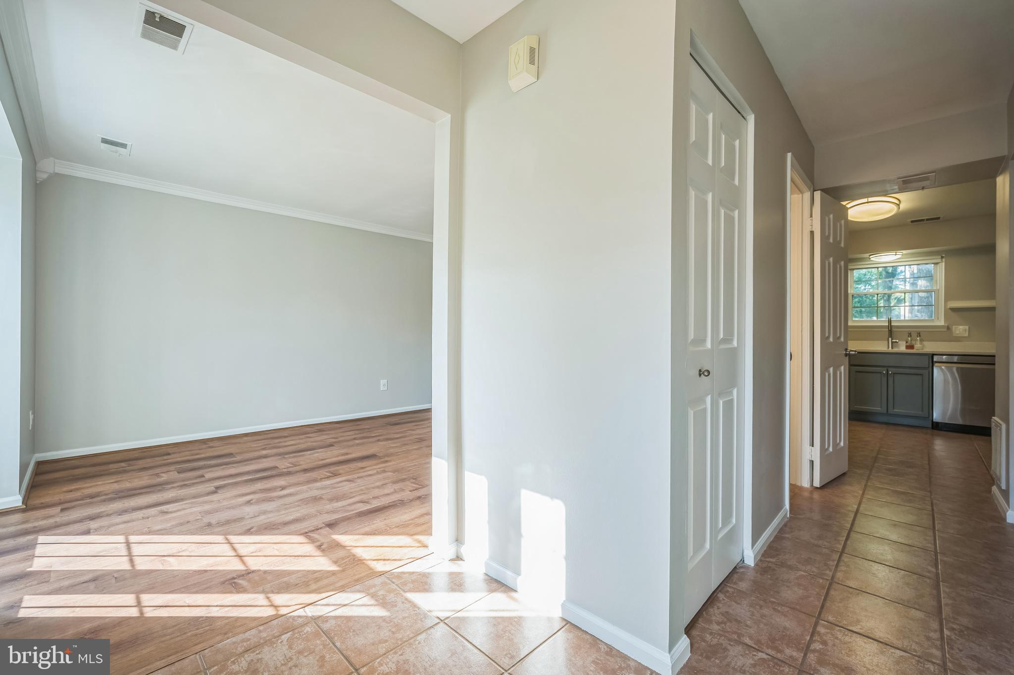 LONDON TOWN WEST - Residential Lease