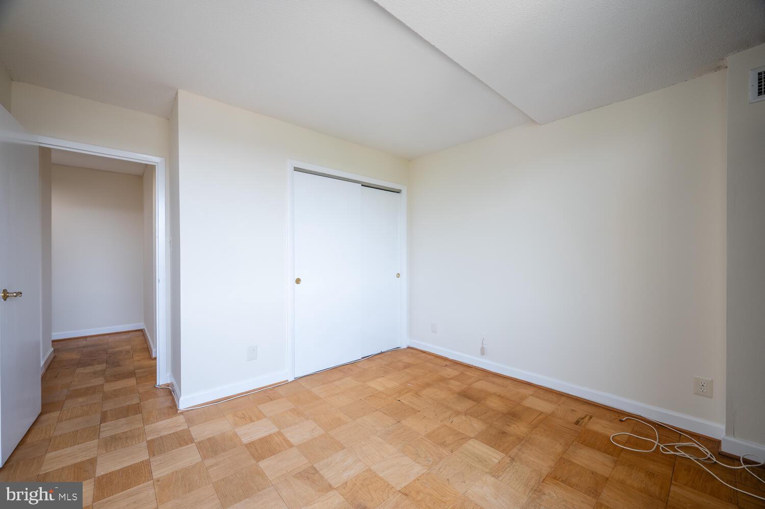 MARINA TOWERS - Residential Lease