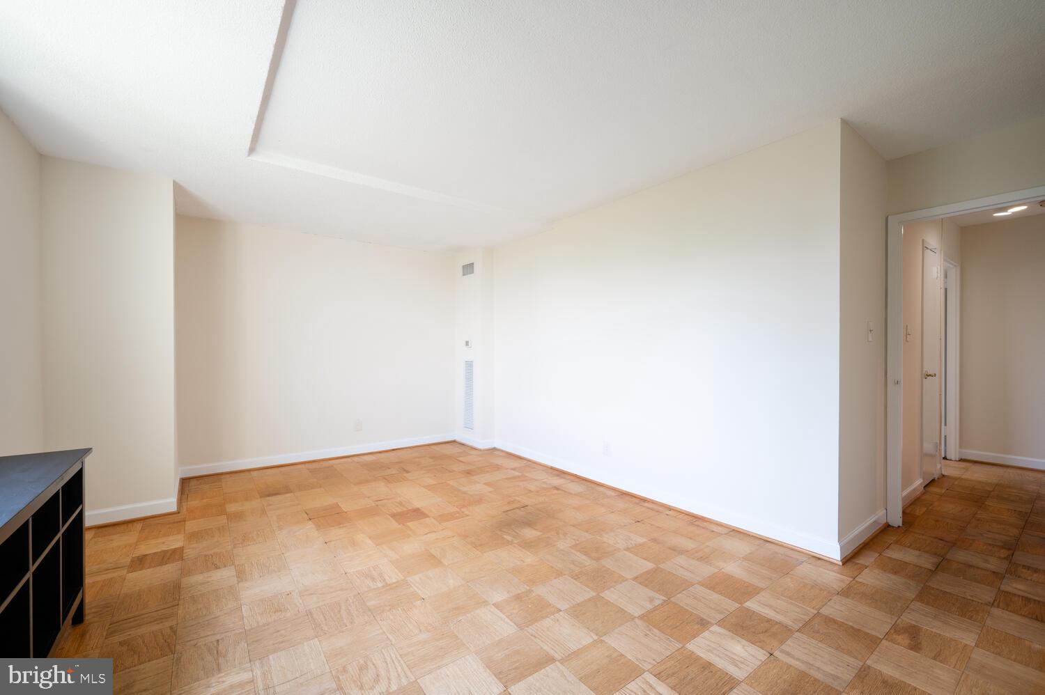 MARINA TOWERS - Residential Lease