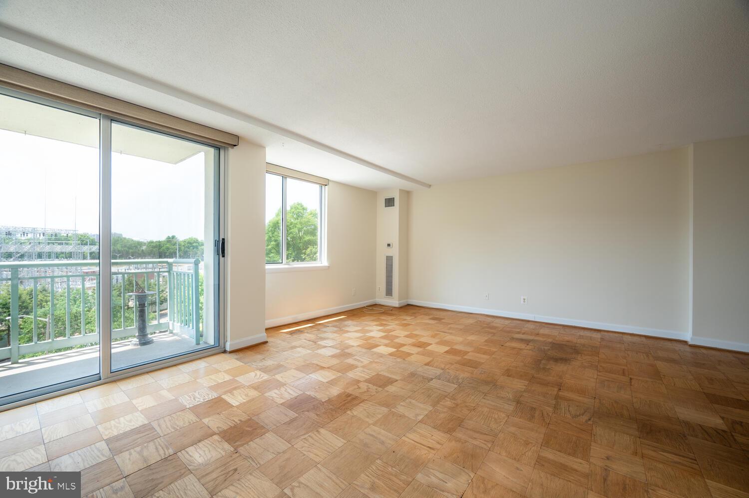 MARINA TOWERS - Residential Lease